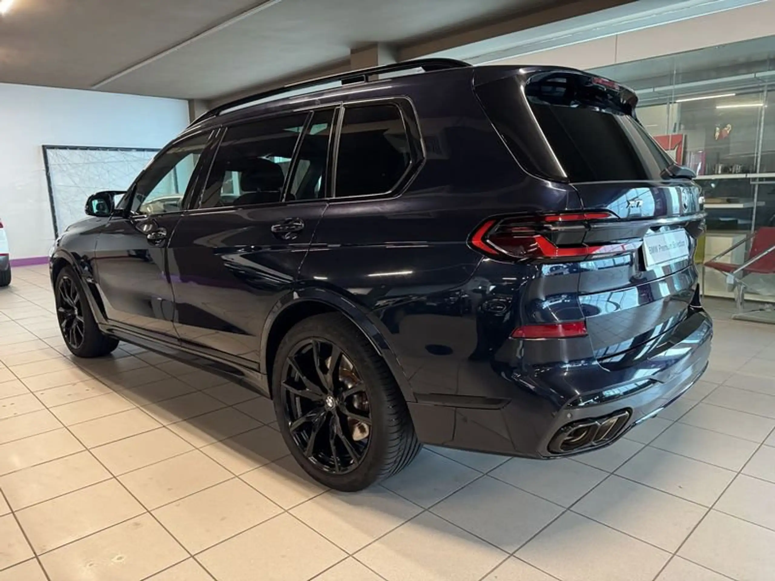 BMW - X7 M