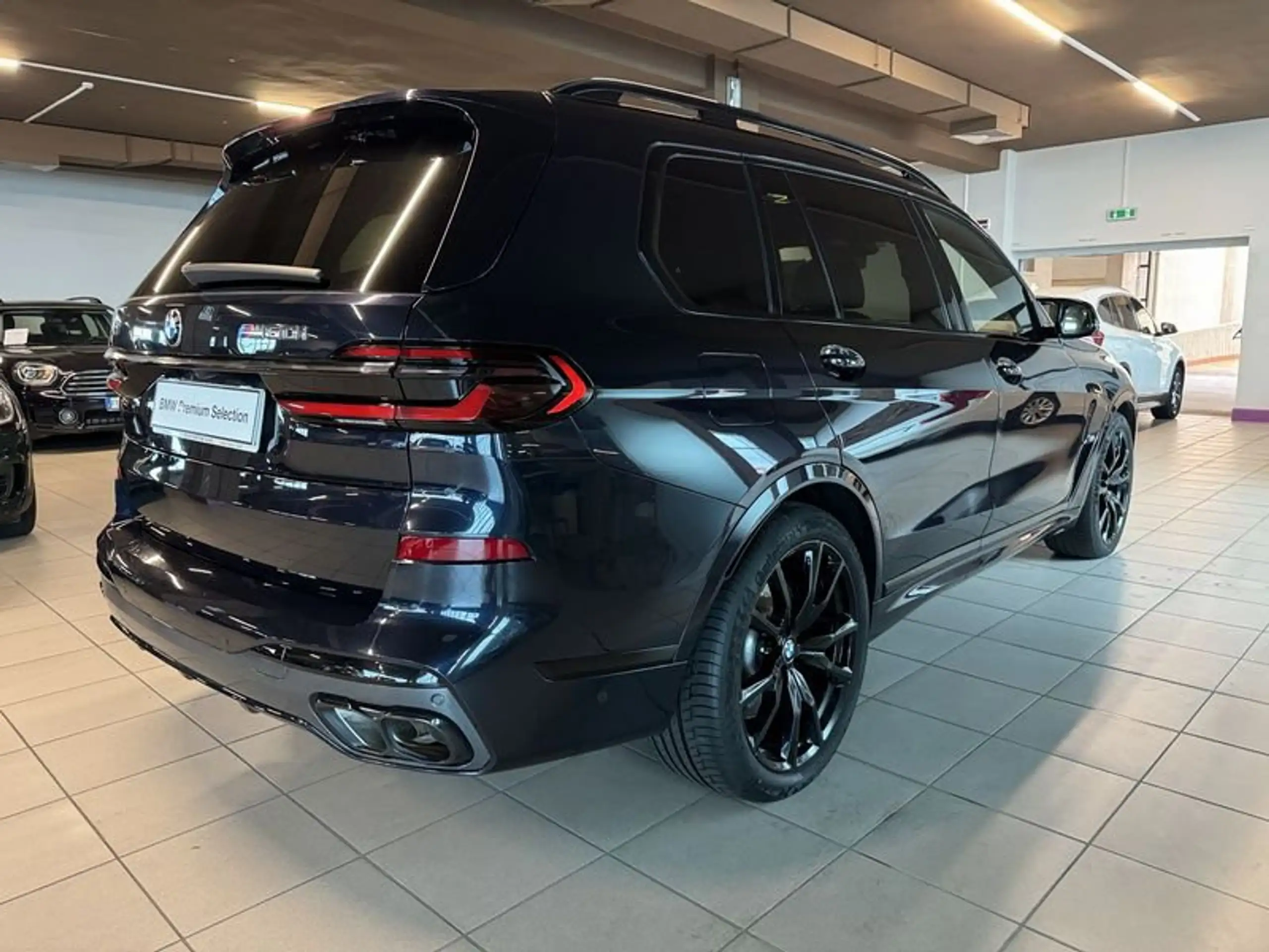 BMW - X7 M