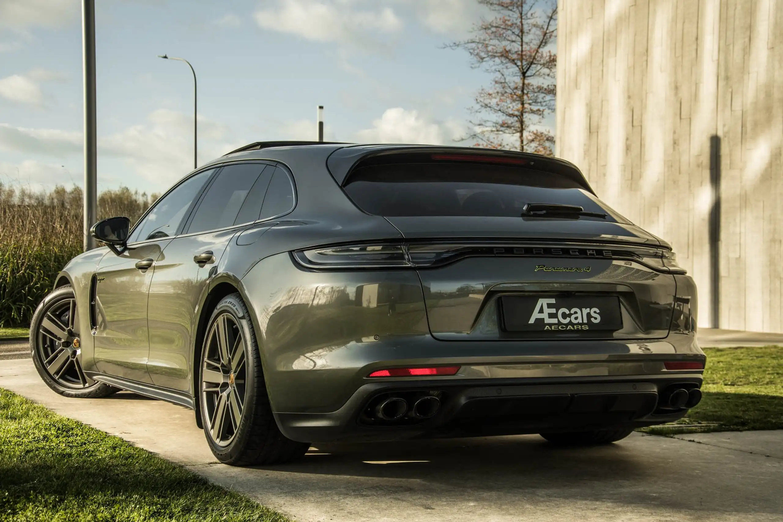 Porsche Panamera 2023