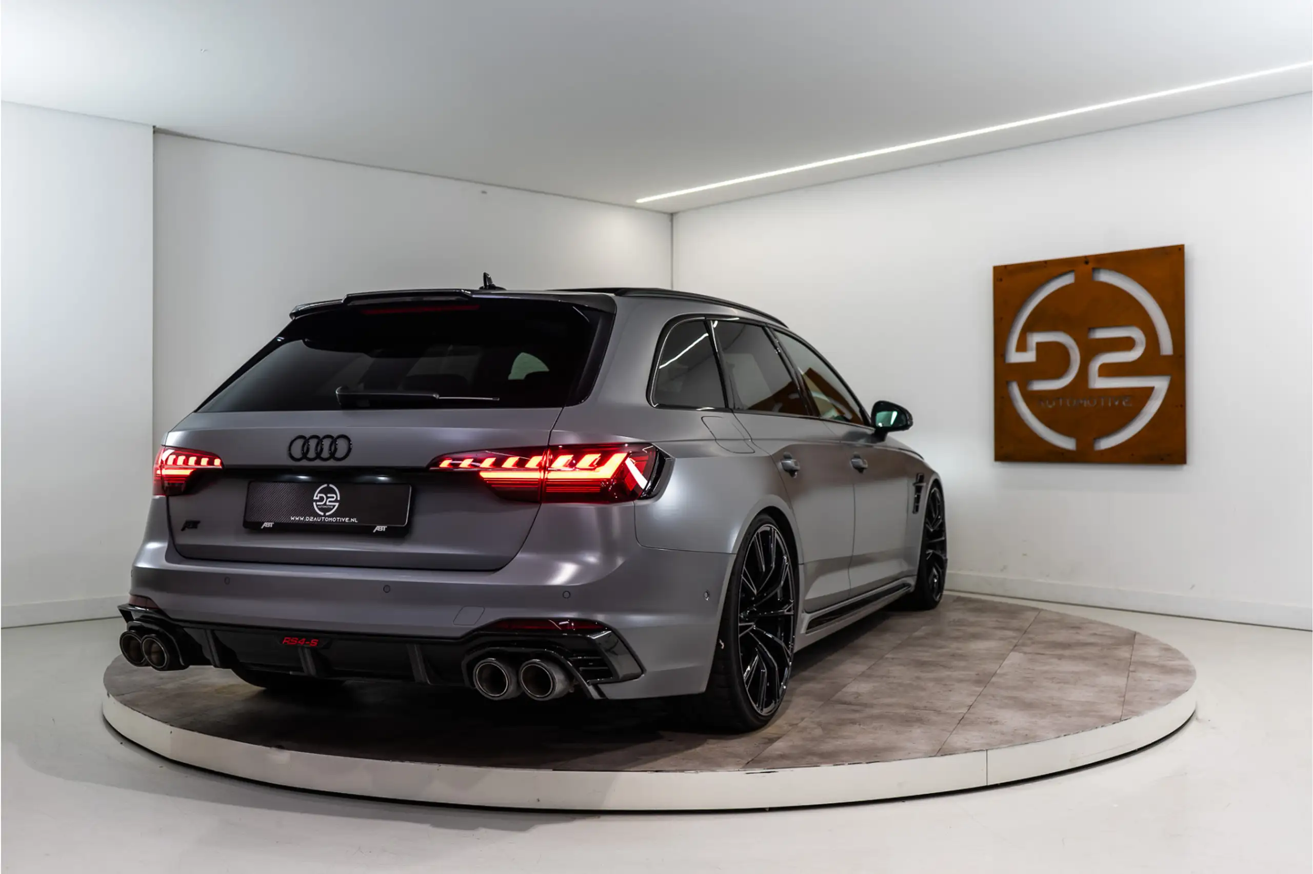 Audi - RS4