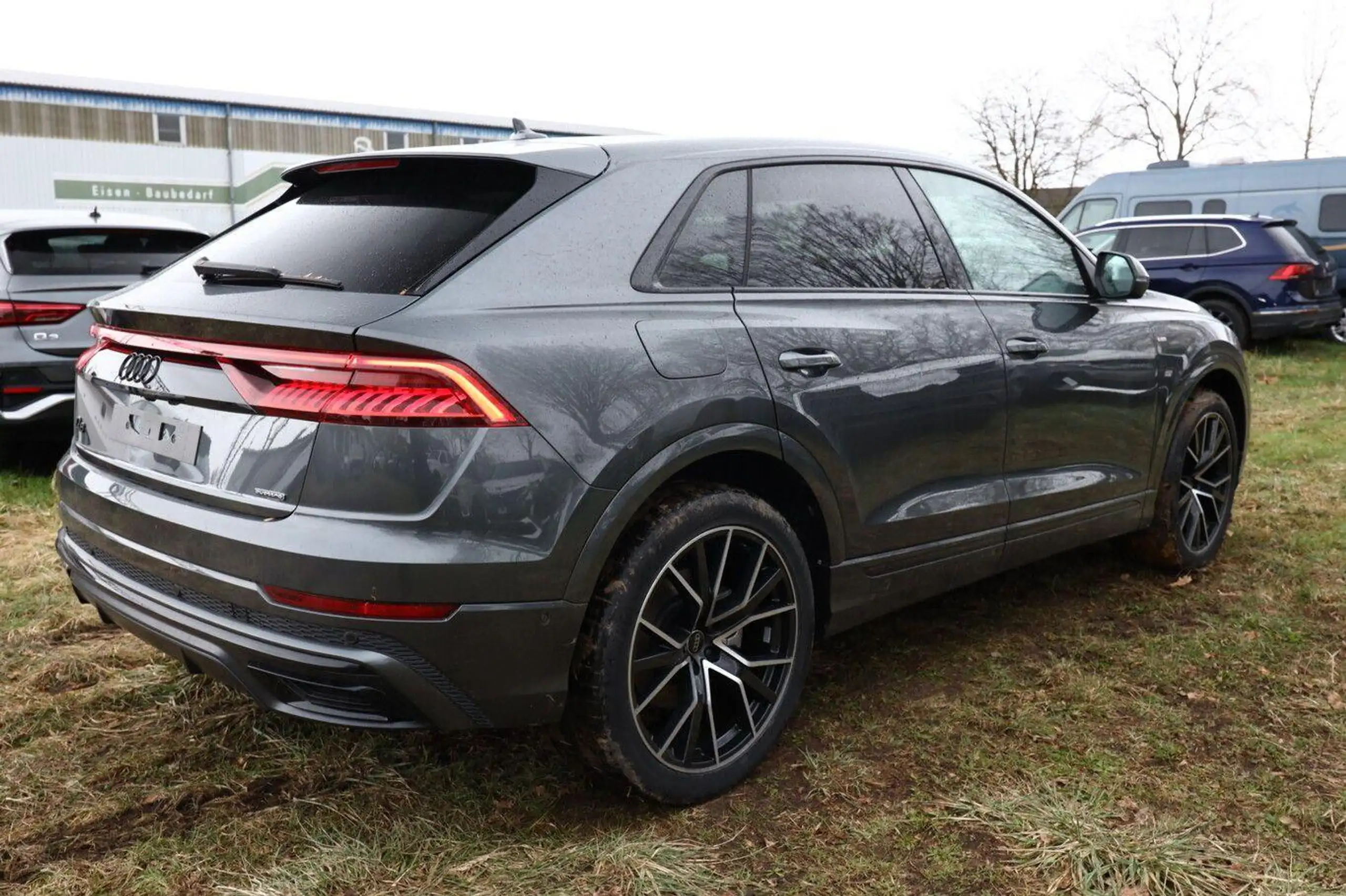 Audi - Q8