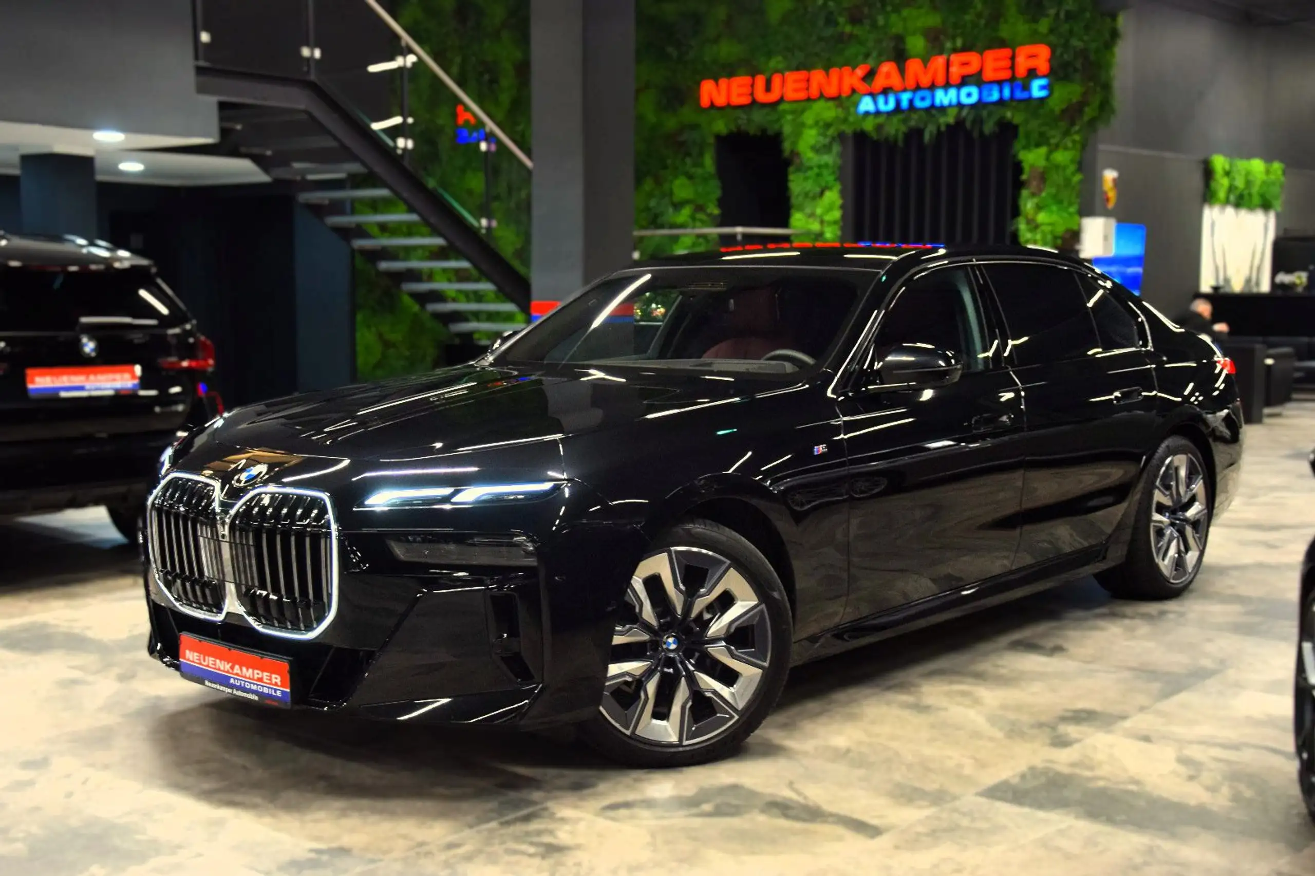 BMW - 740