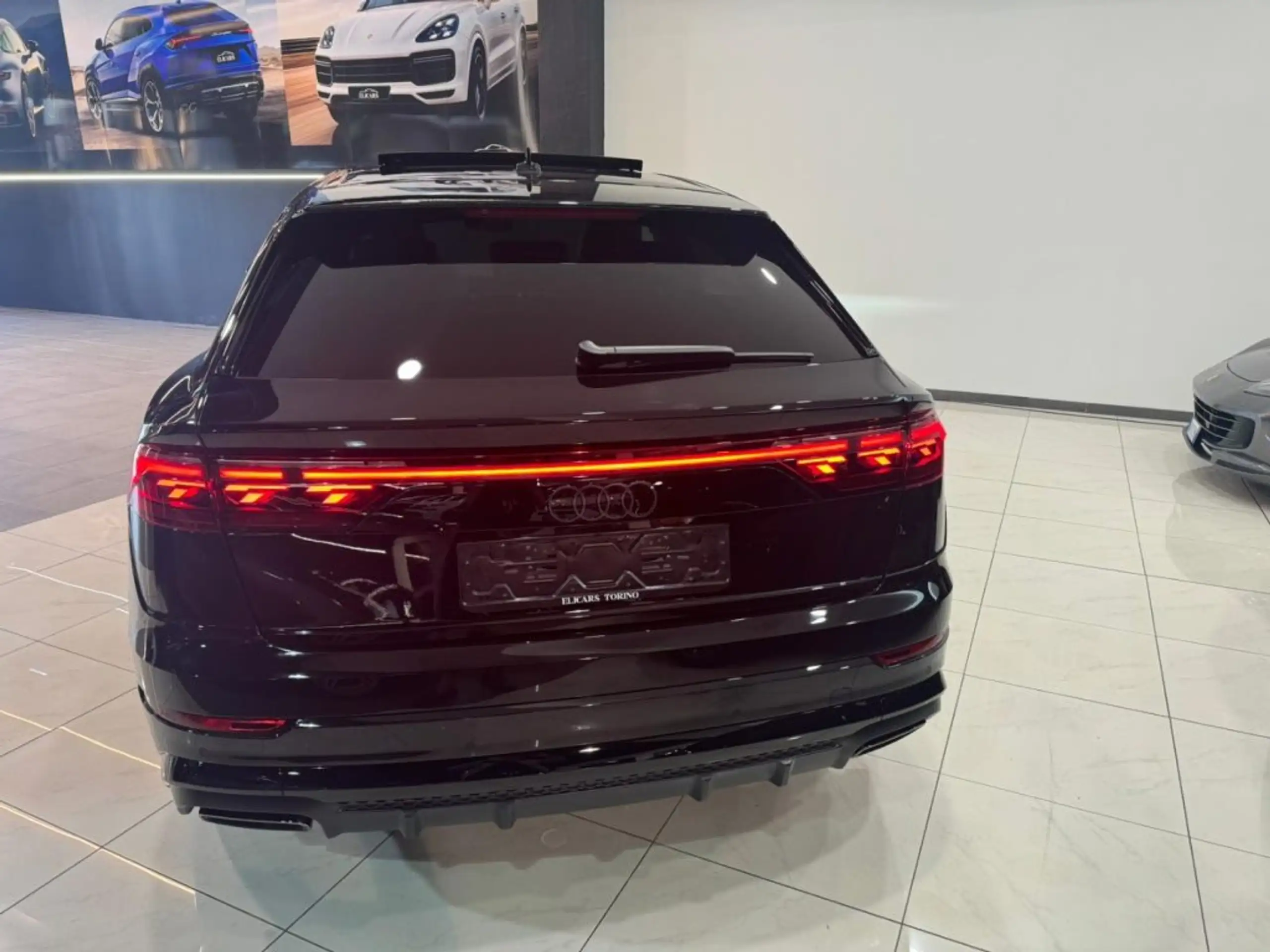 Audi - Q8