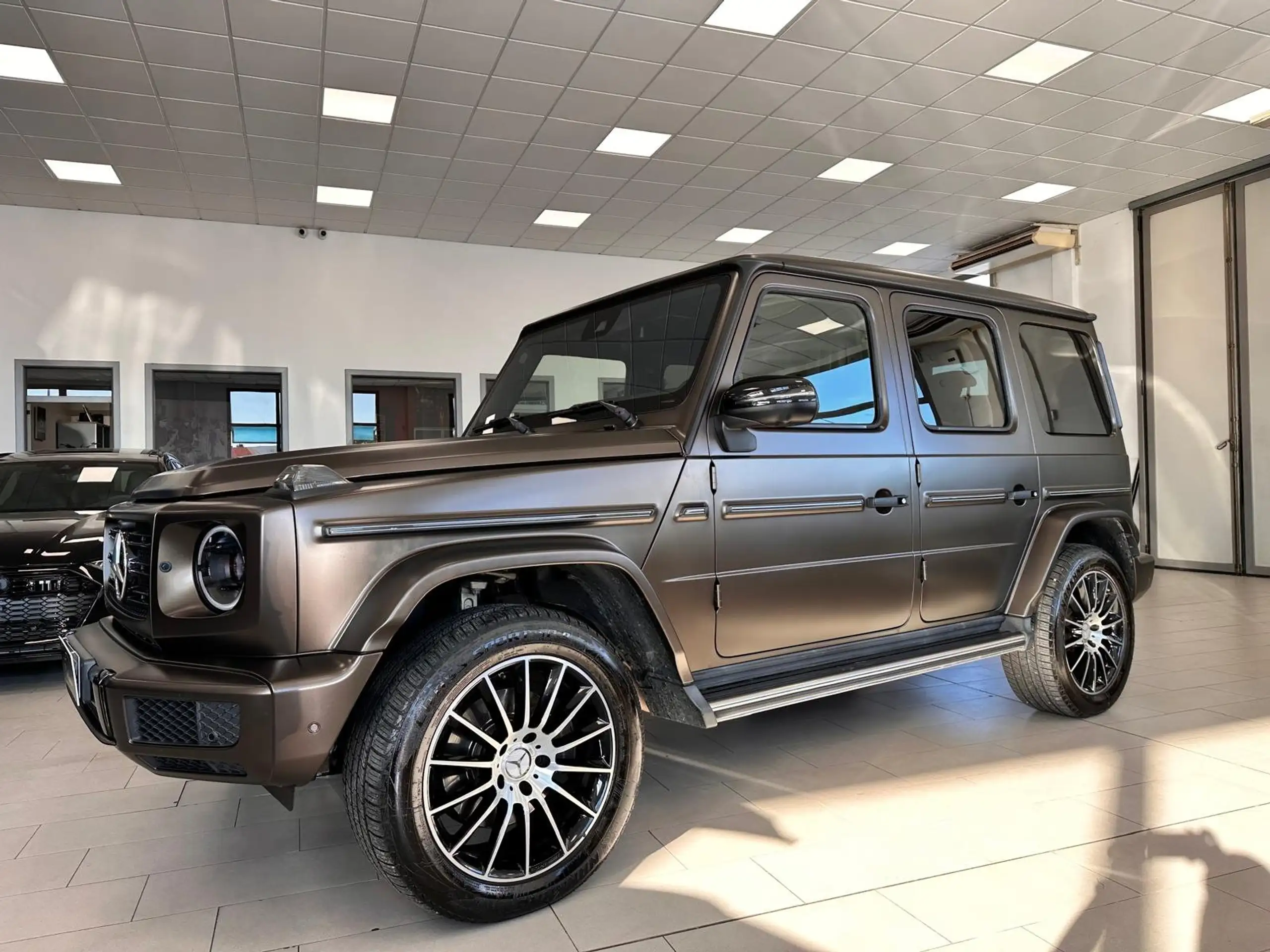 Mercedes-Benz - G 500