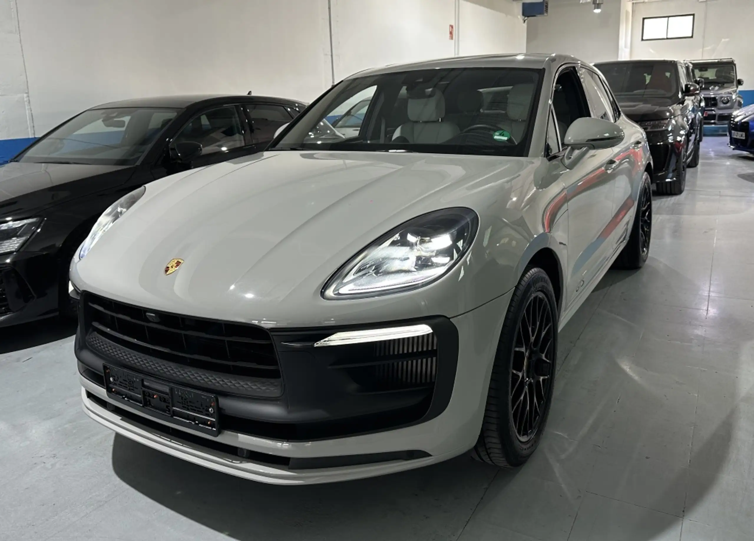 Porsche - Macan