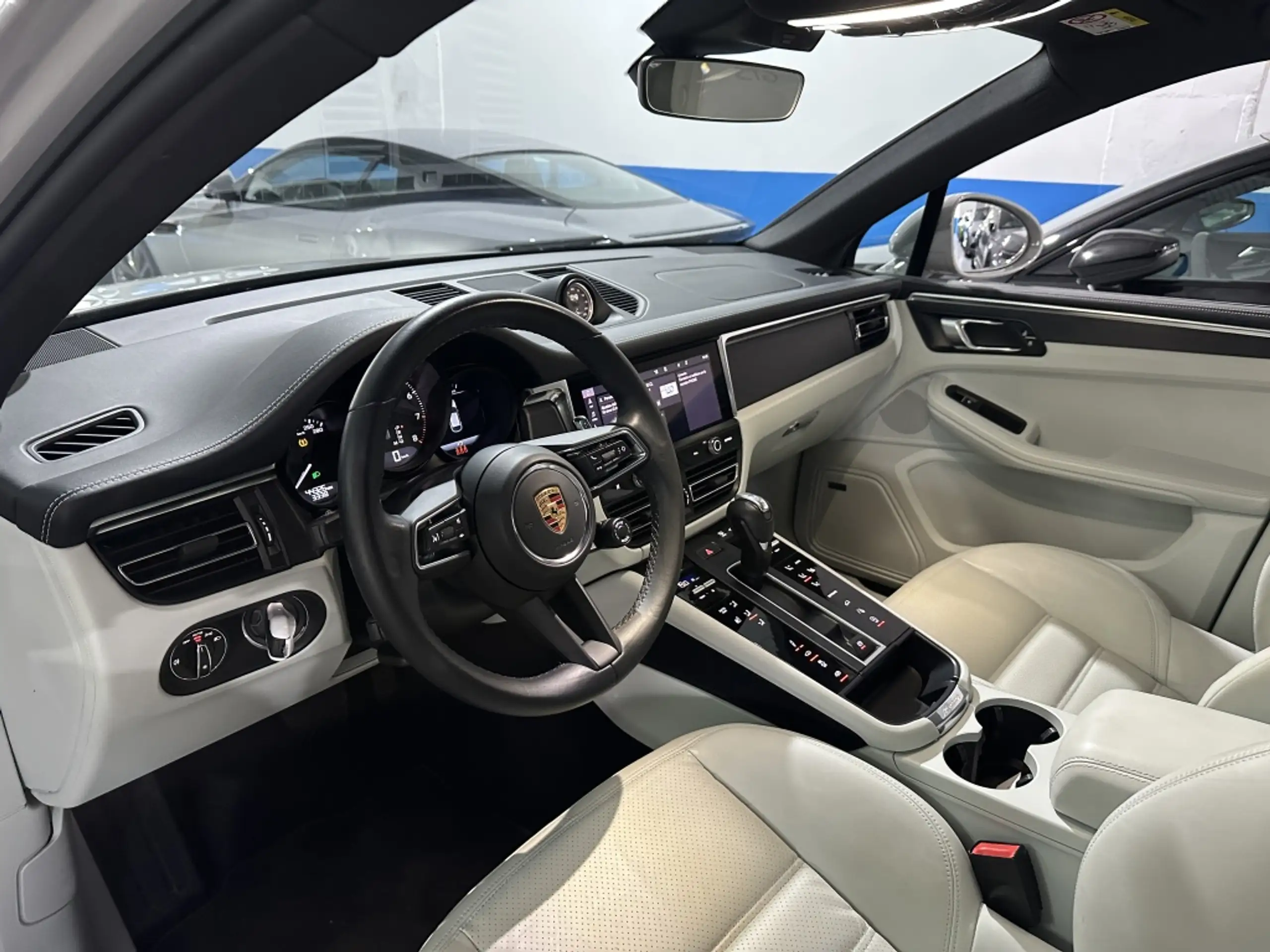 Porsche - Macan