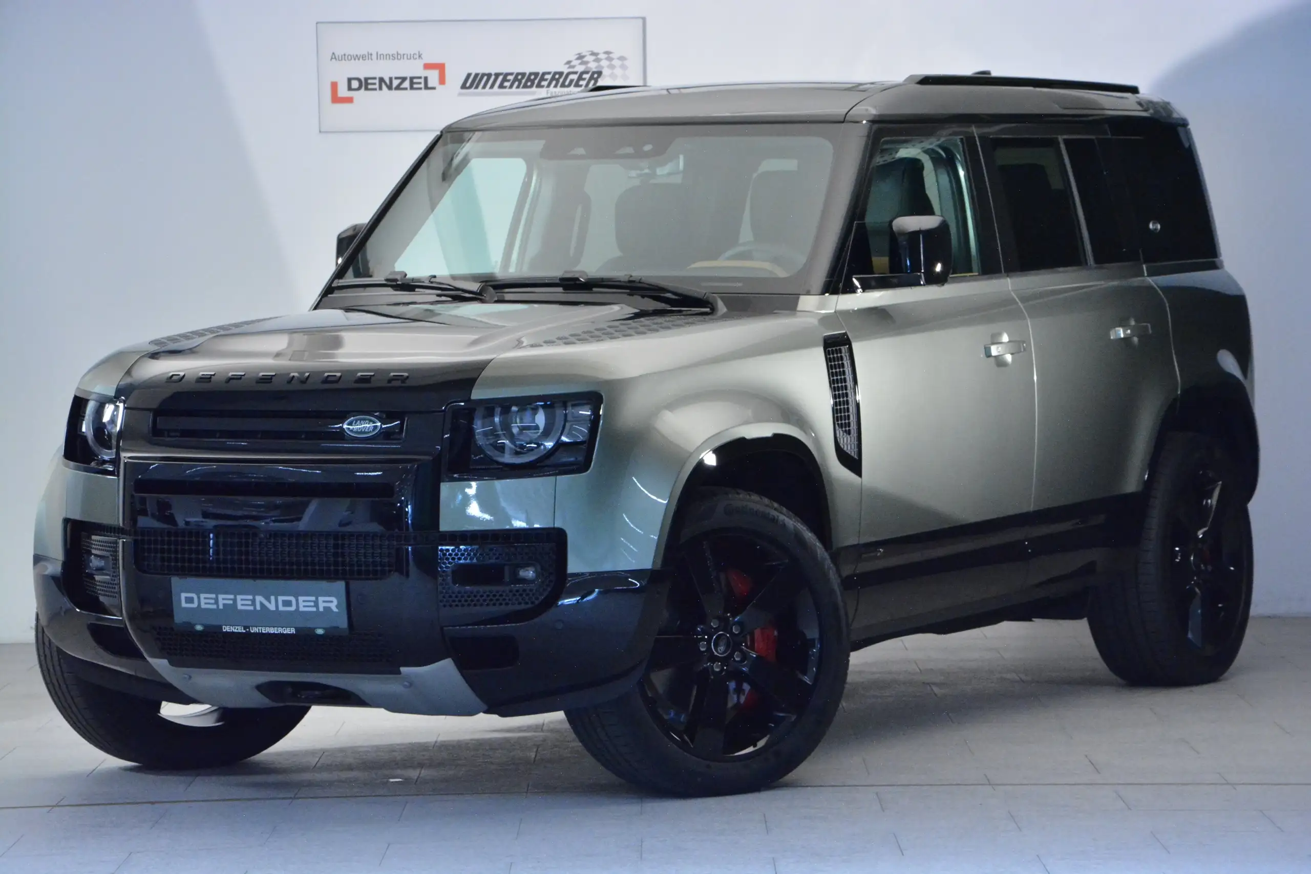 Land Rover Defender 2022