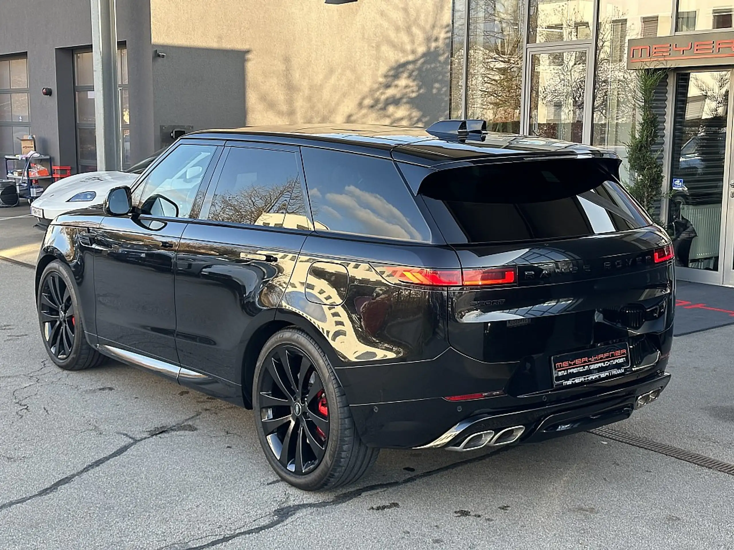 Land Rover - Range Rover Sport