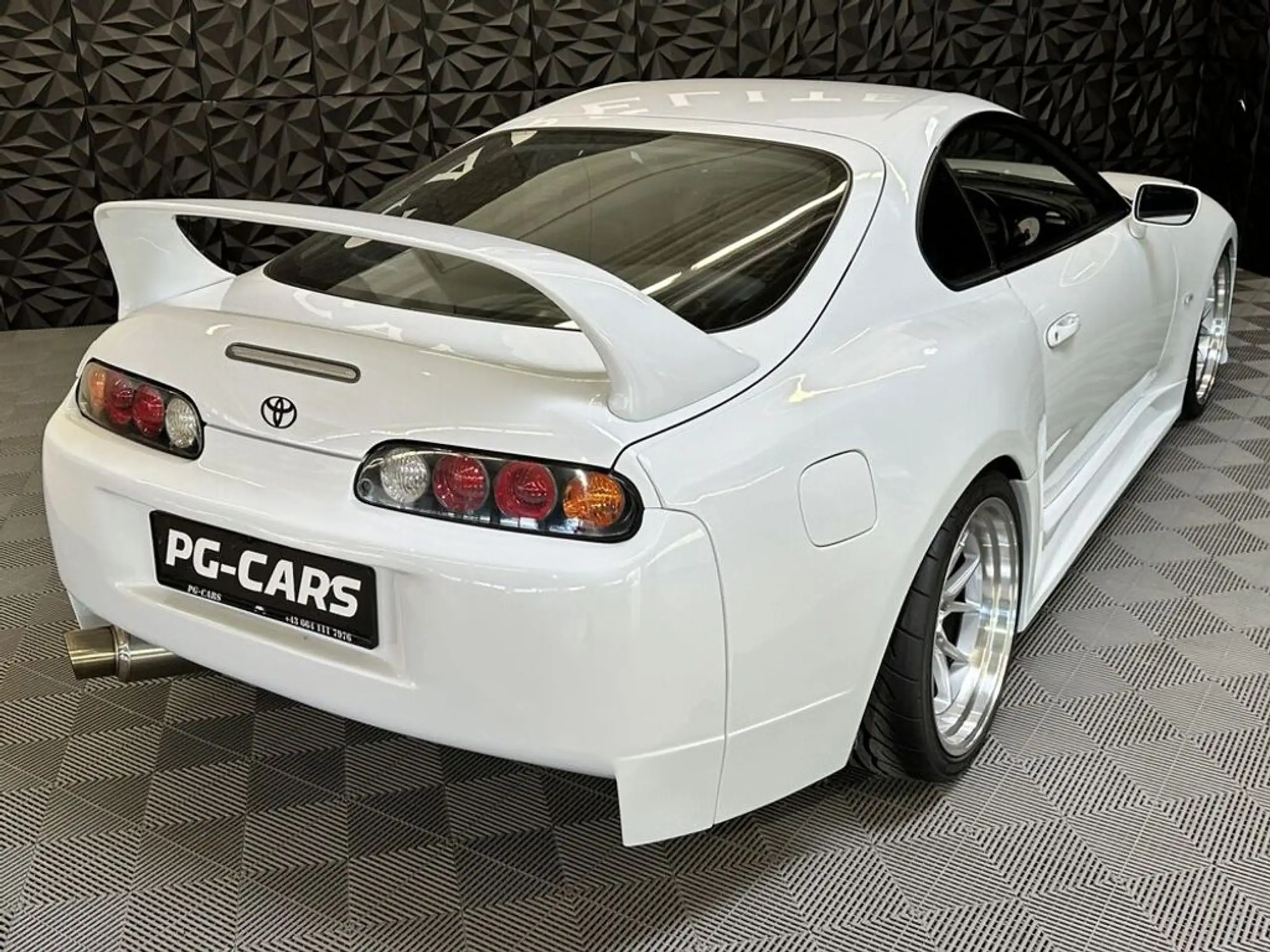 Toyota - Supra