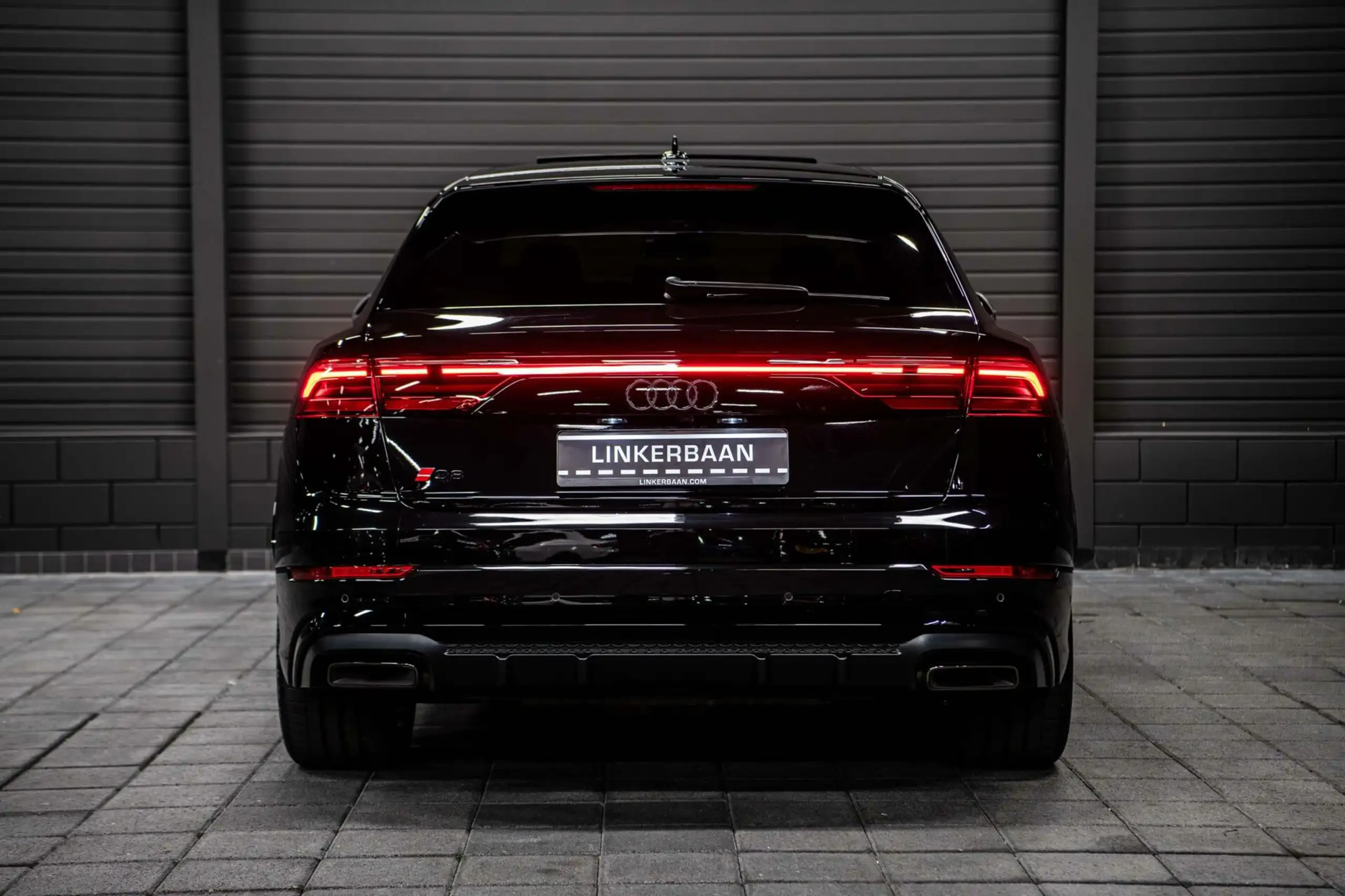 Audi - Q8