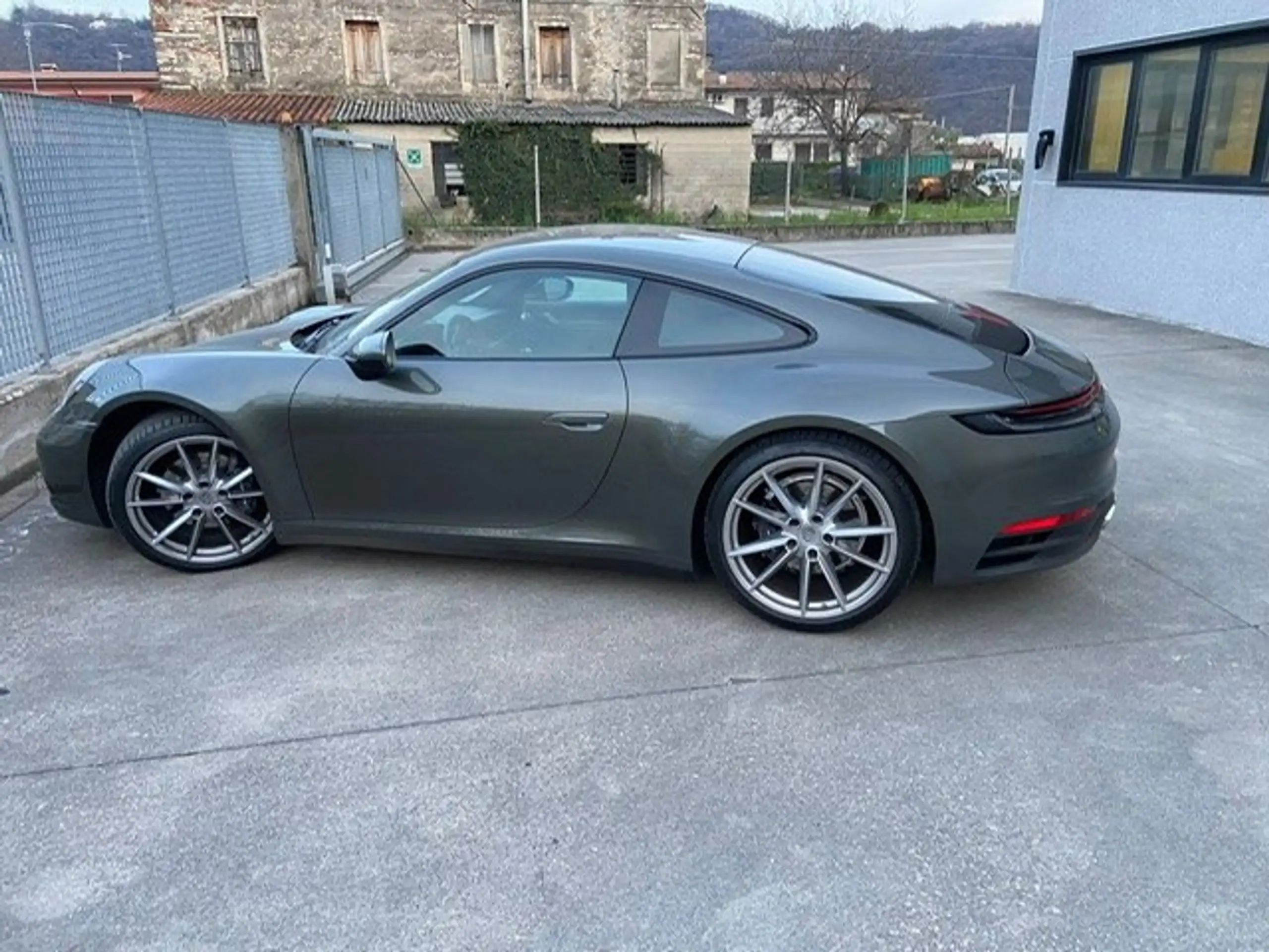 Porsche - 911