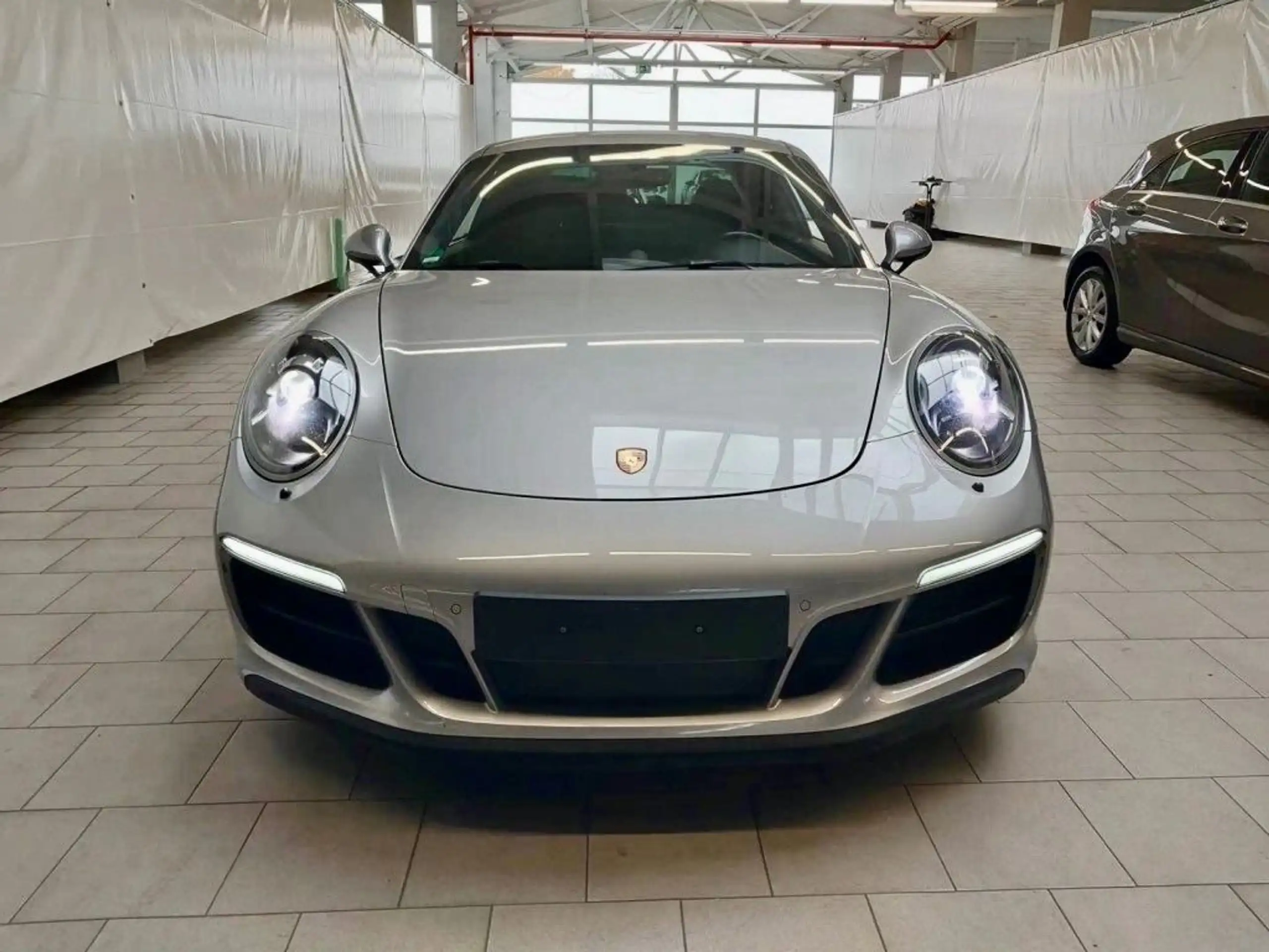 Porsche - 911