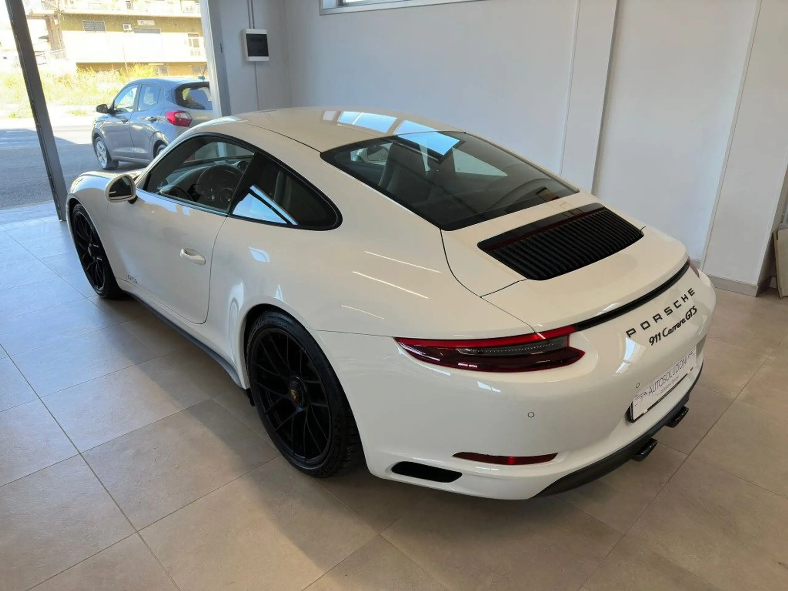 Porsche - 911