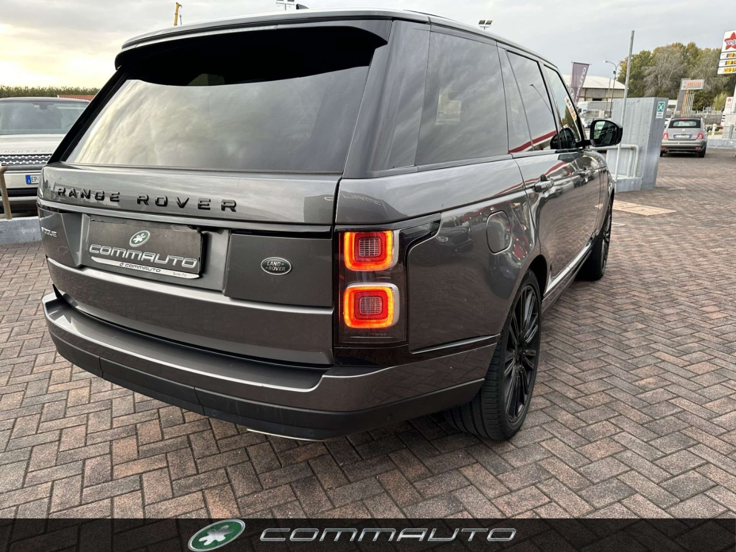 Land Rover - Range Rover