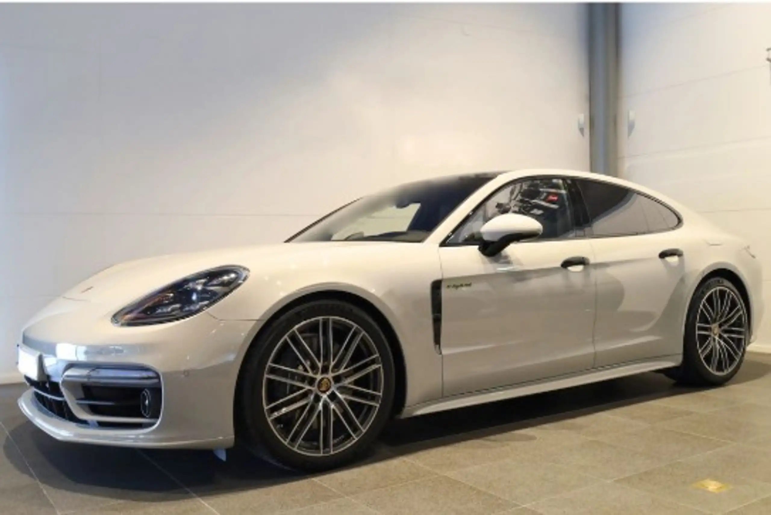 Porsche - Panamera