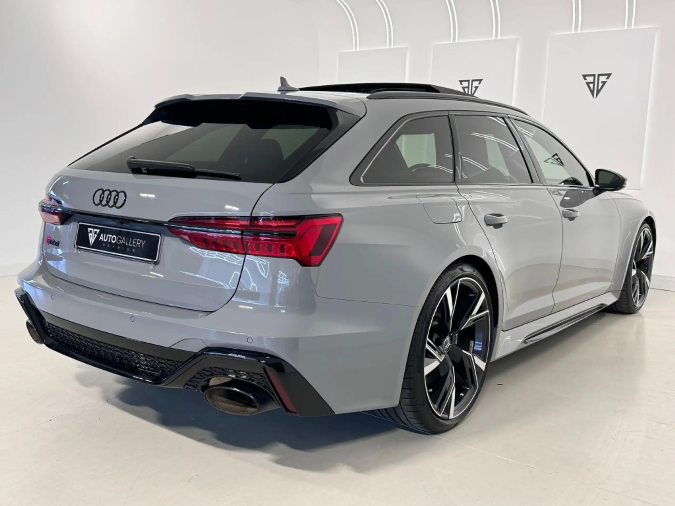 Audi - RS6