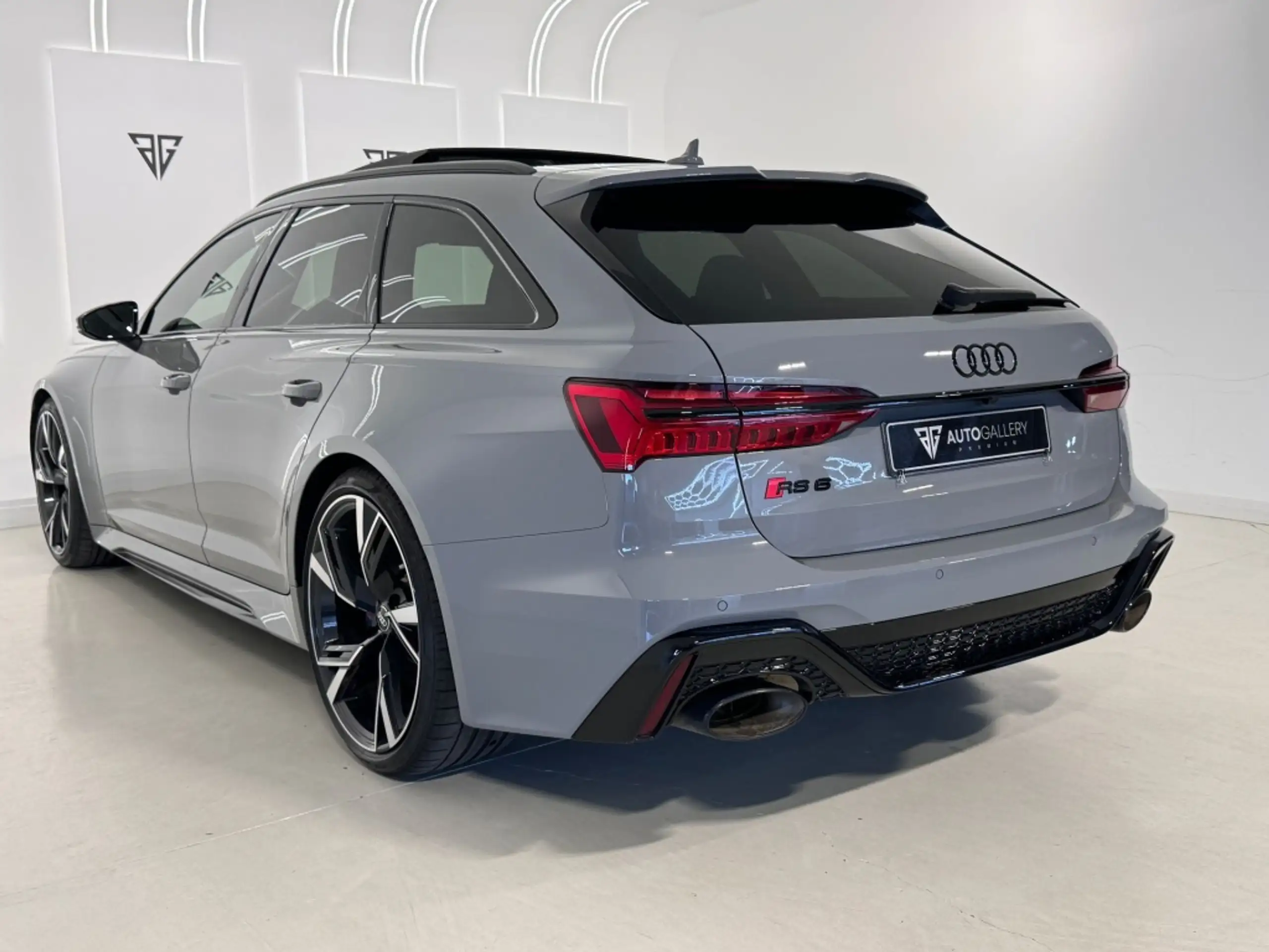 Audi - RS6