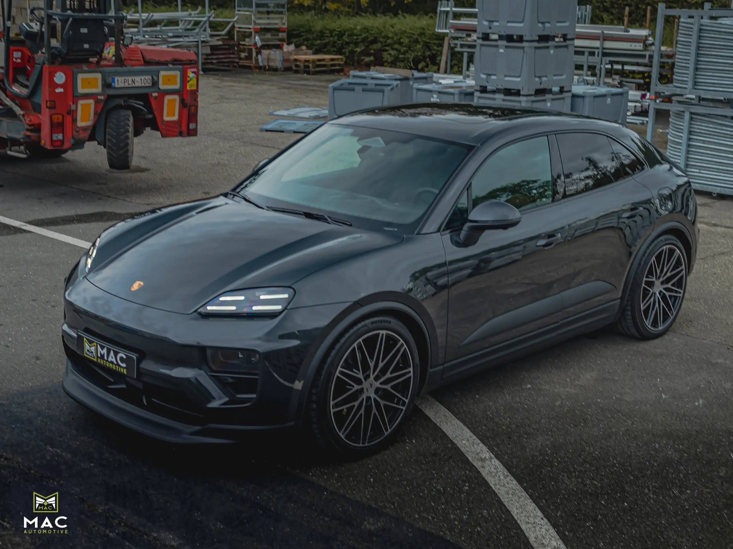 Porsche - Macan