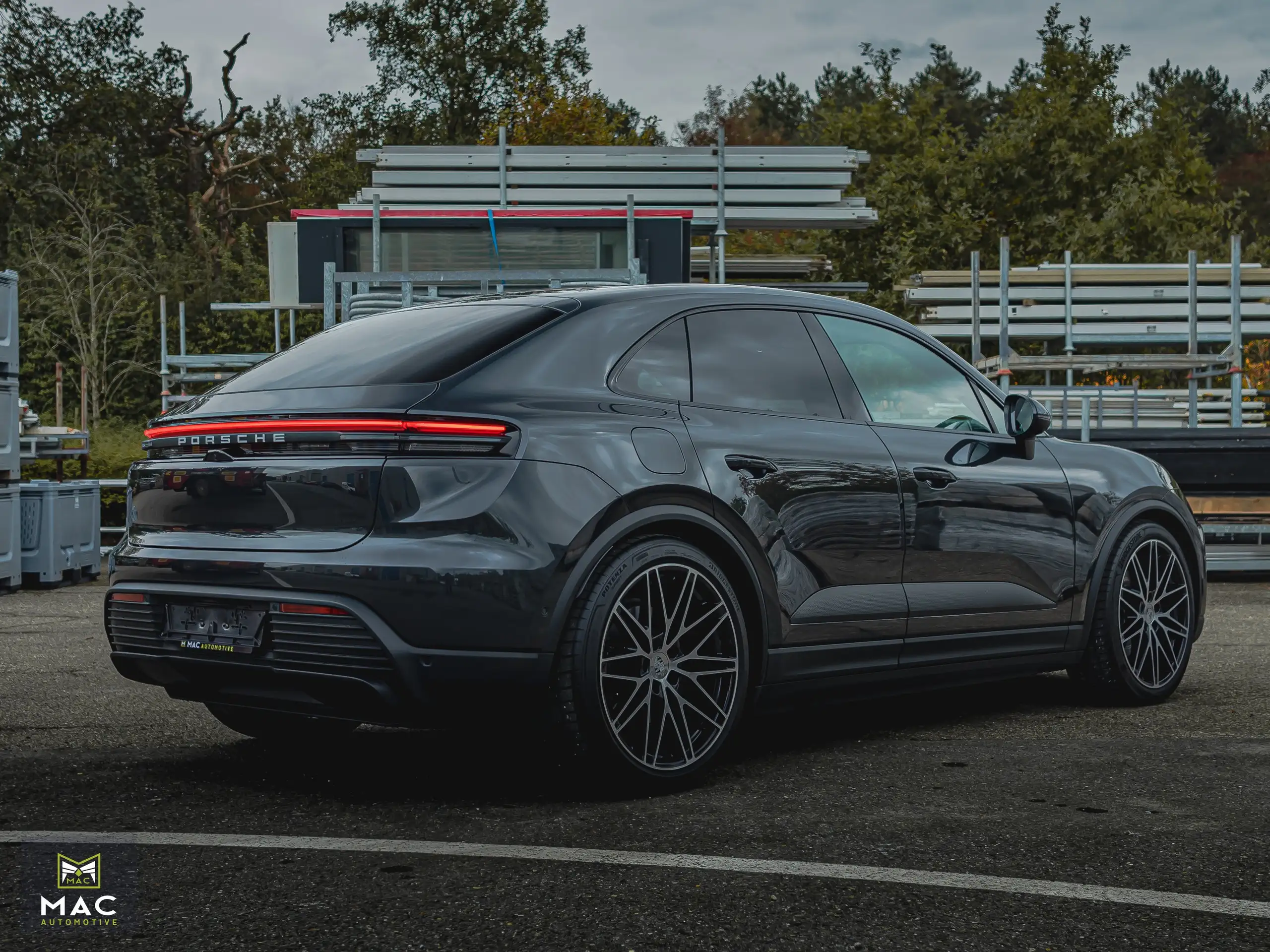 Porsche - Macan