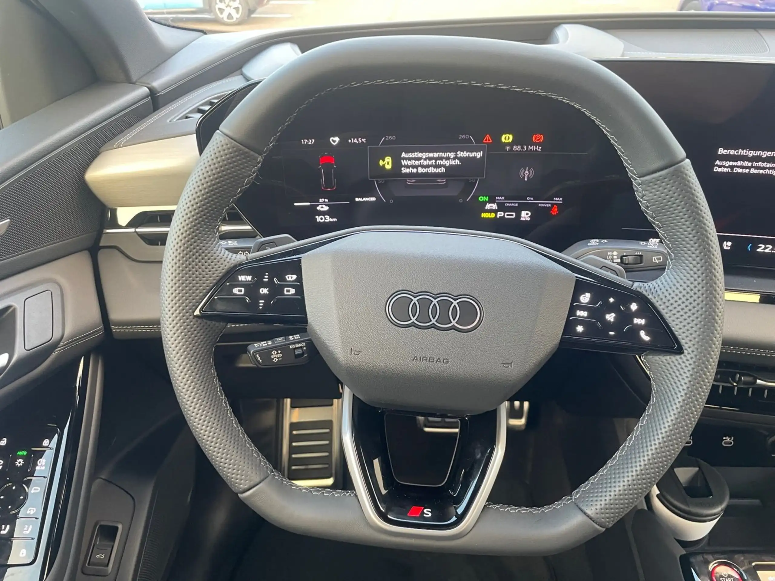 Audi - SQ6