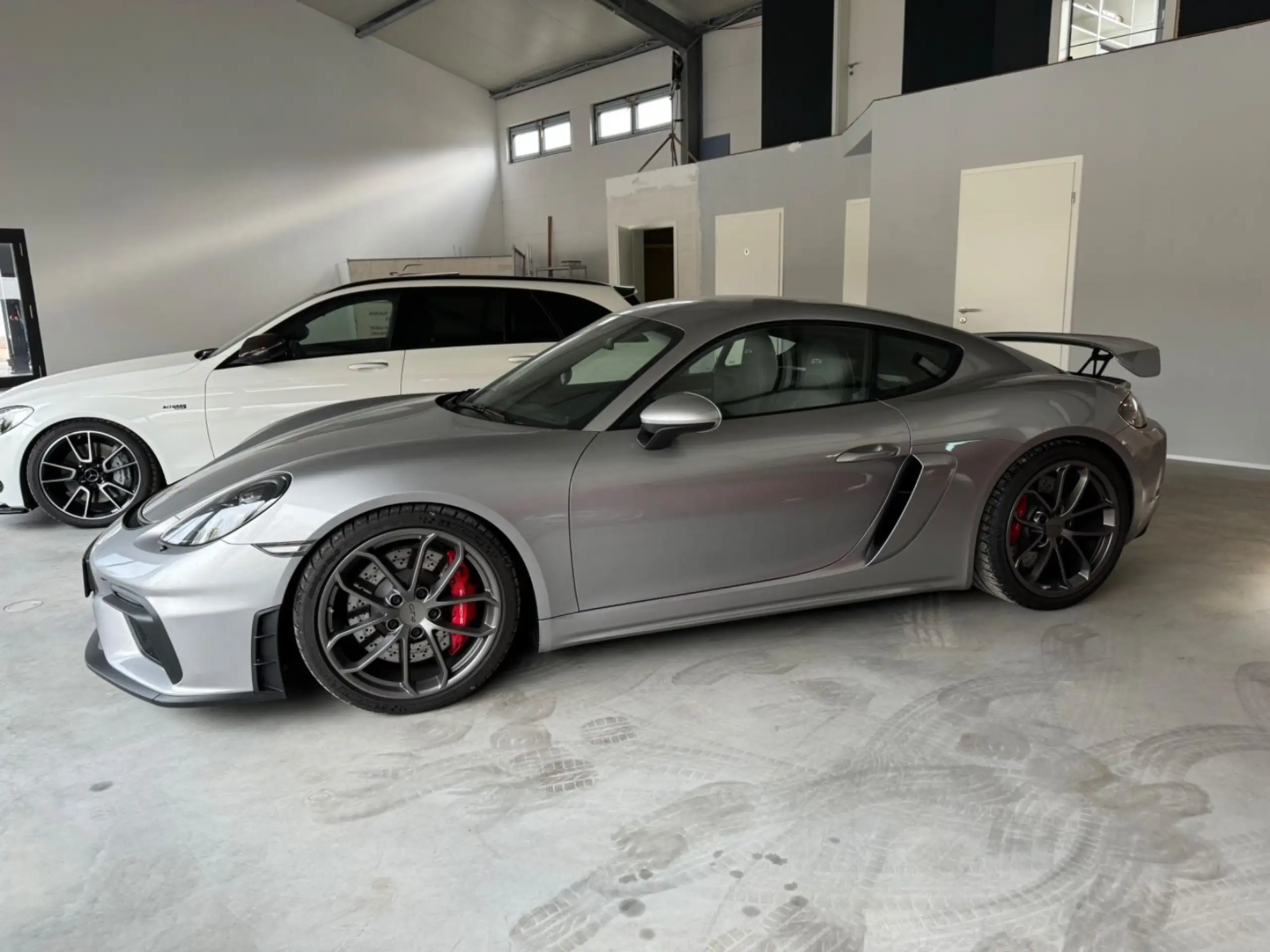 Porsche - Cayman