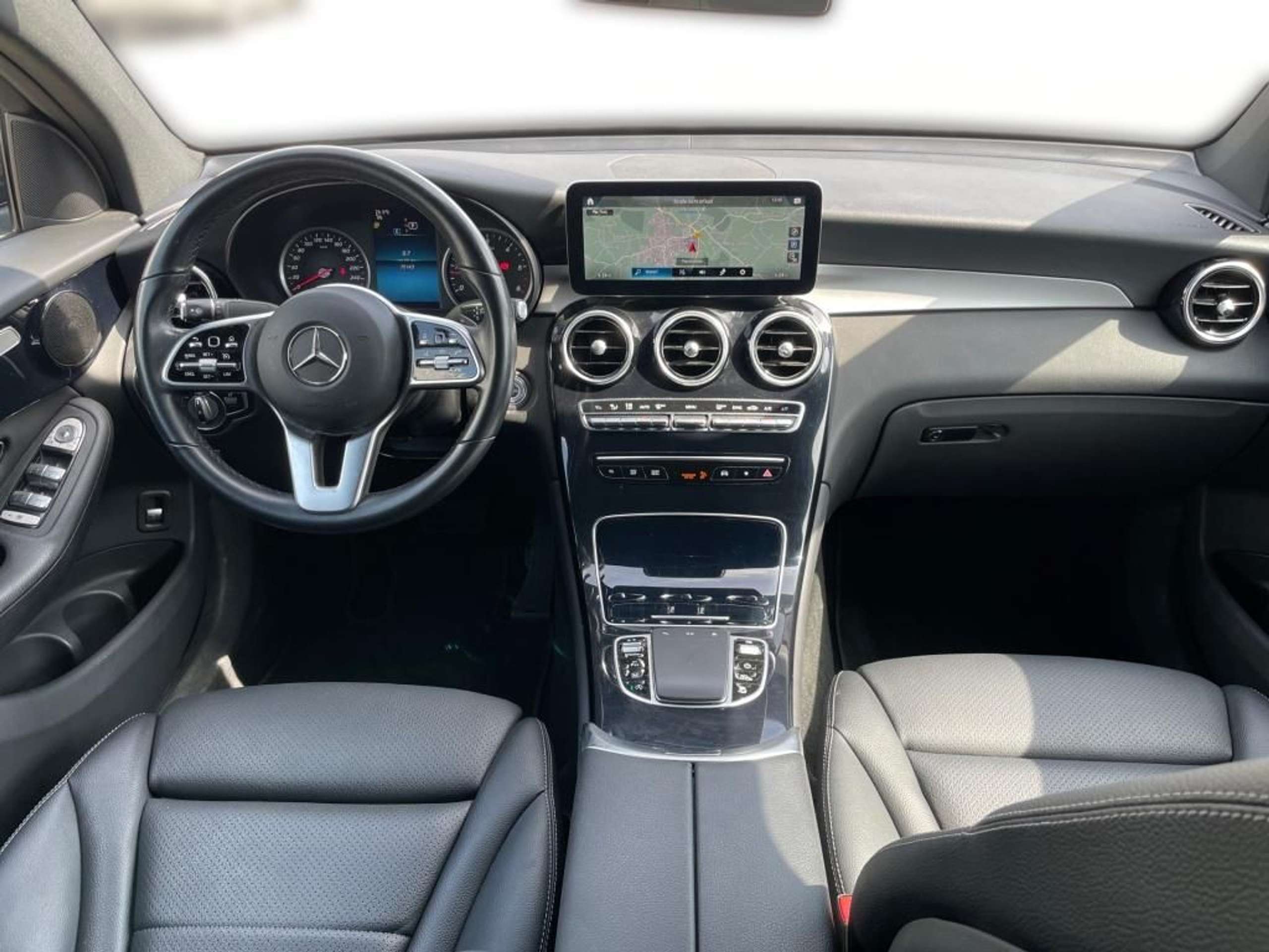 Mercedes-Benz - GLC 220