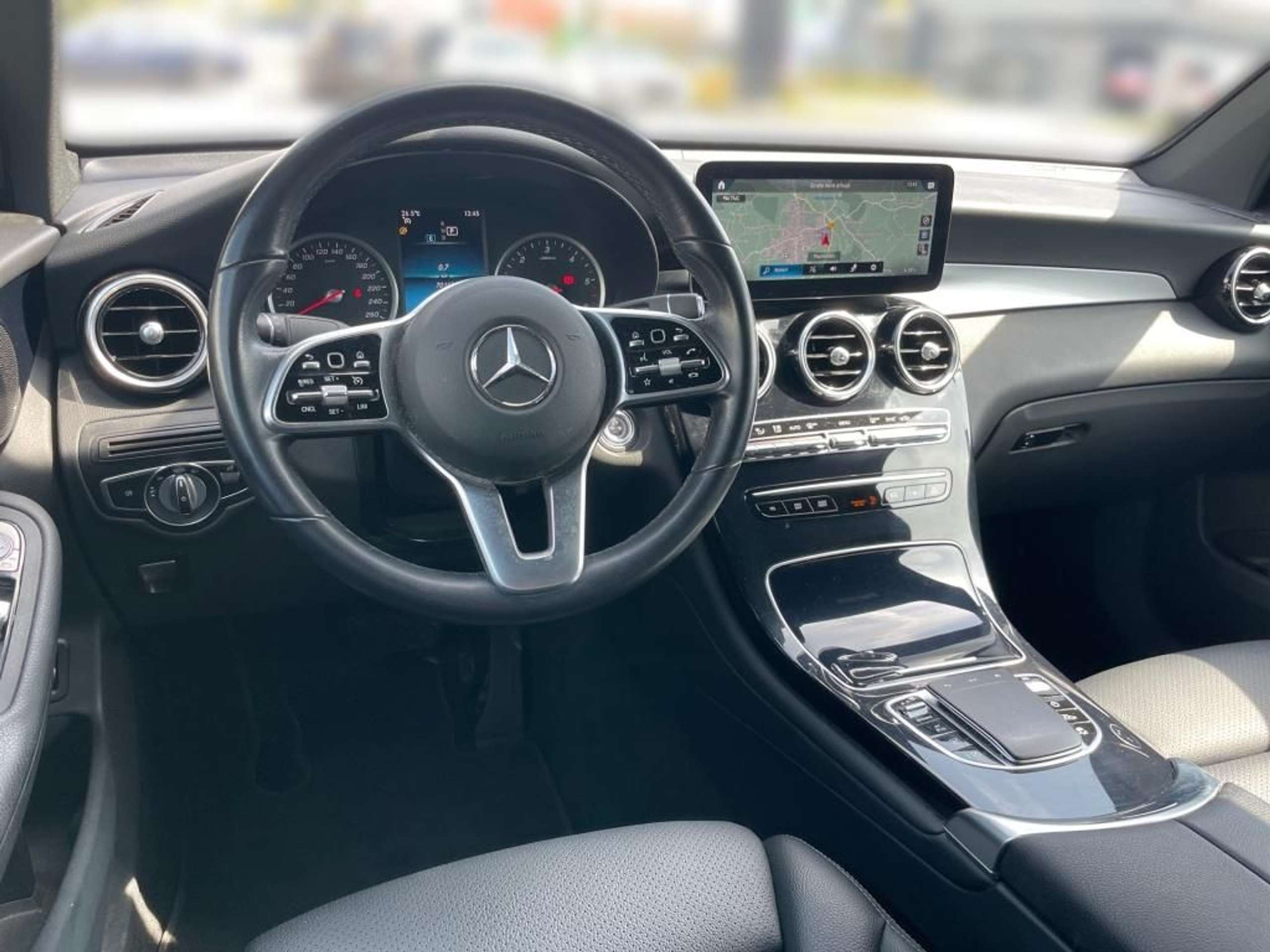 Mercedes-Benz - GLC 220