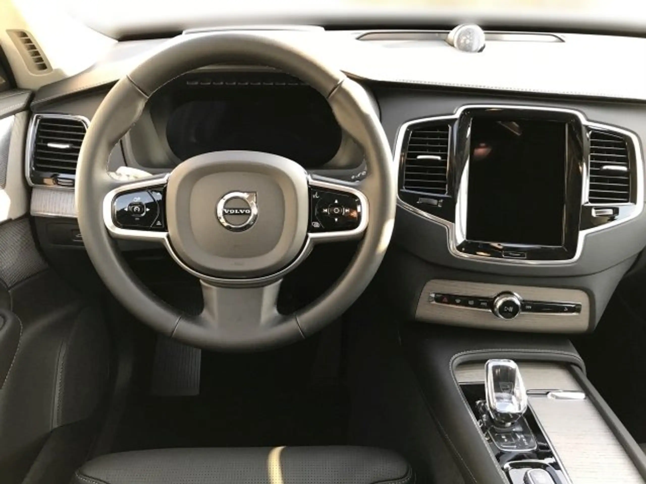 Volvo - XC90