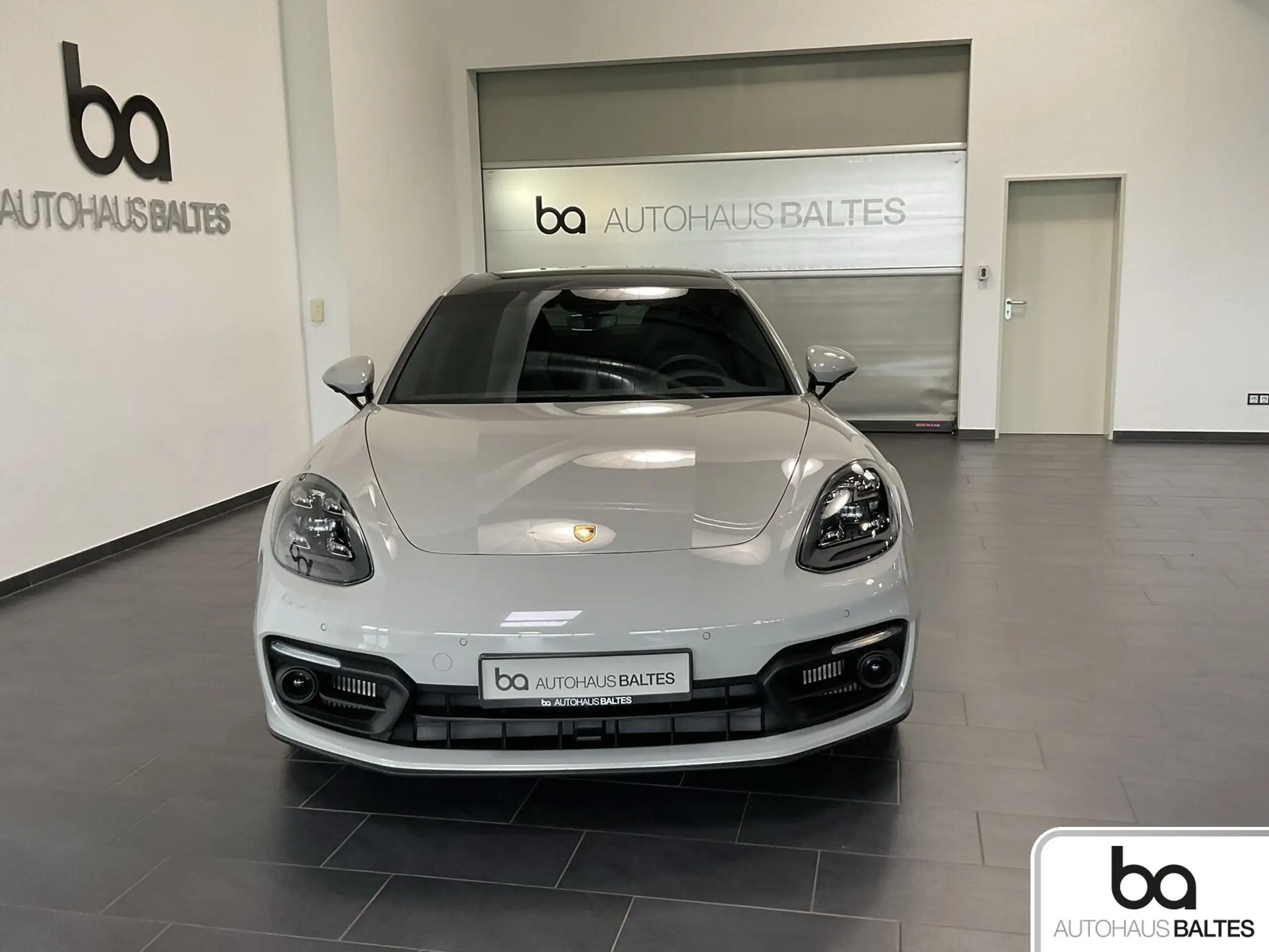 Porsche - Panamera