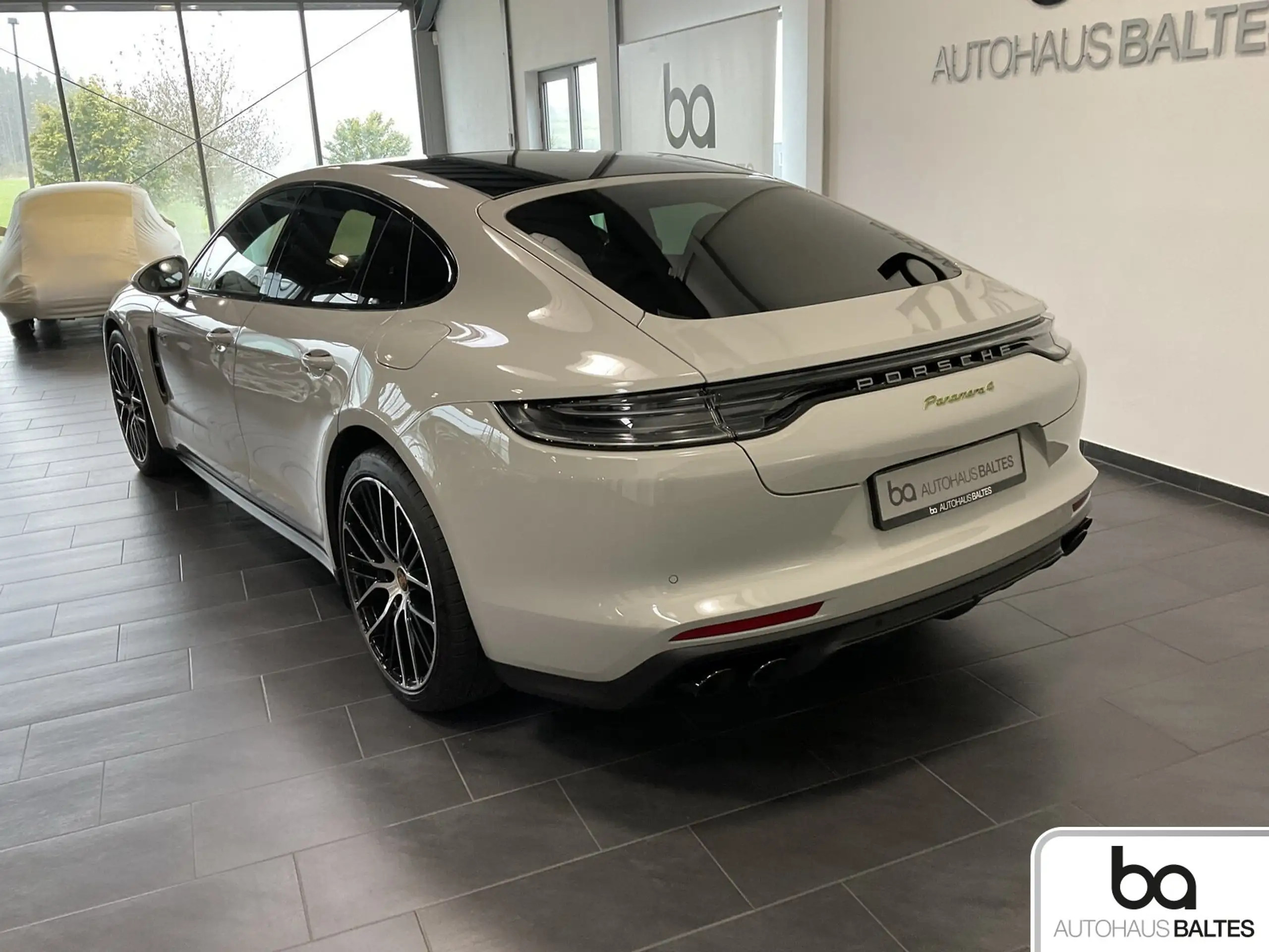 Porsche - Panamera