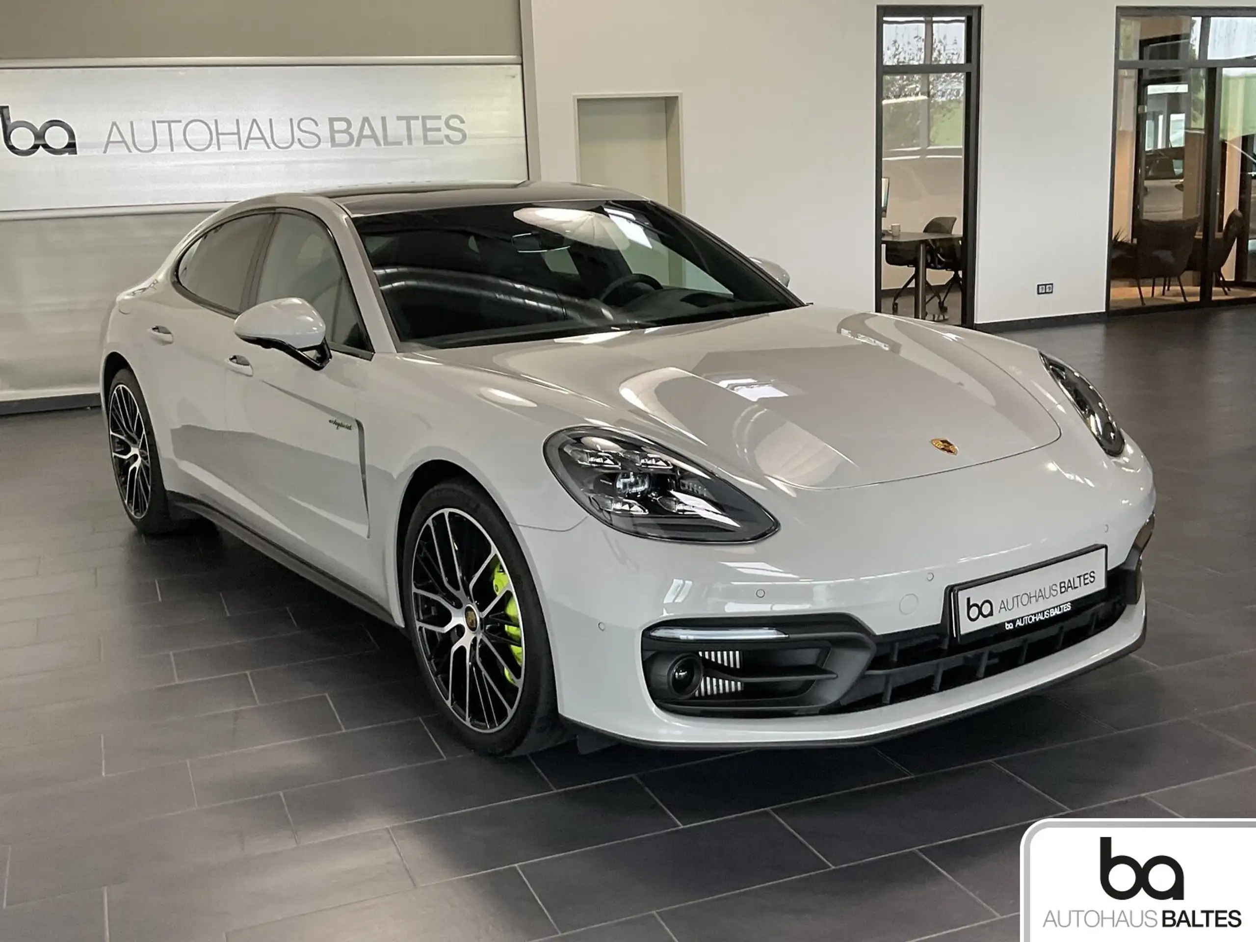 Porsche - Panamera