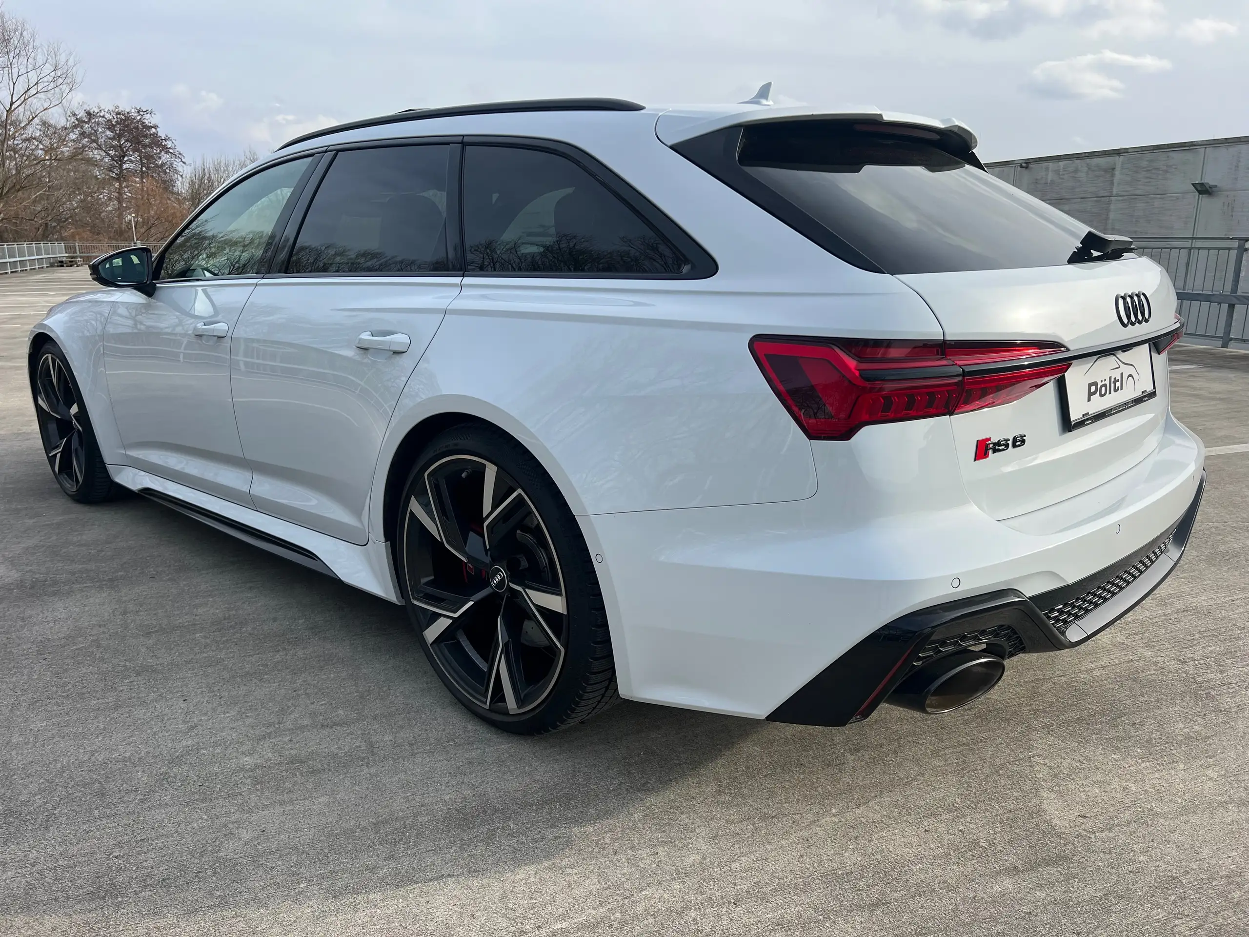 Audi - RS6