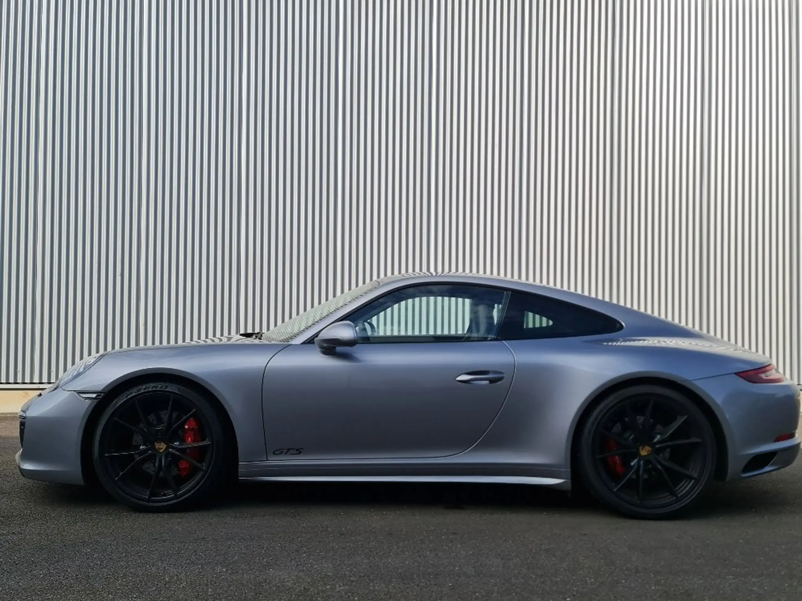 Porsche - 911