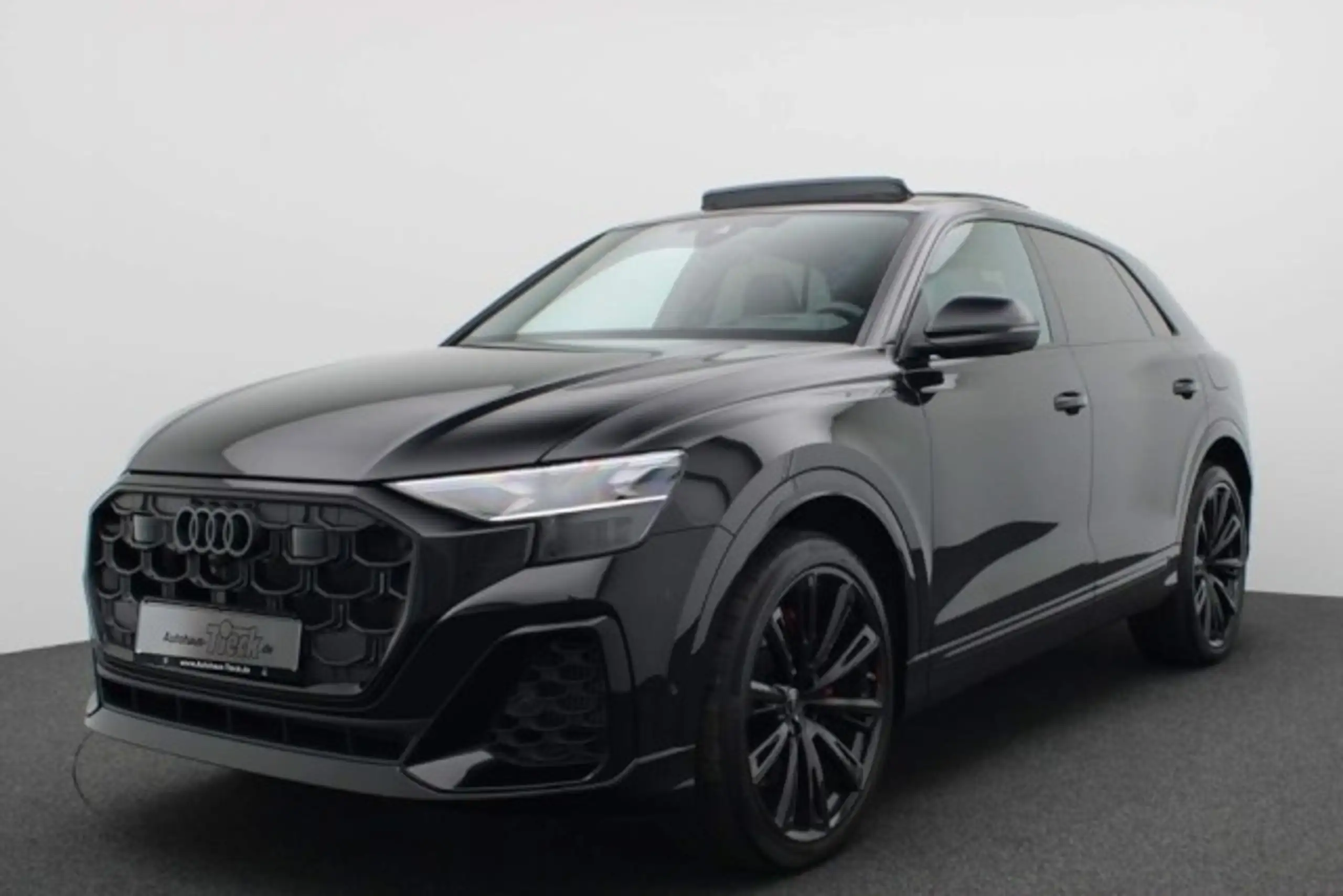 Audi - Q8