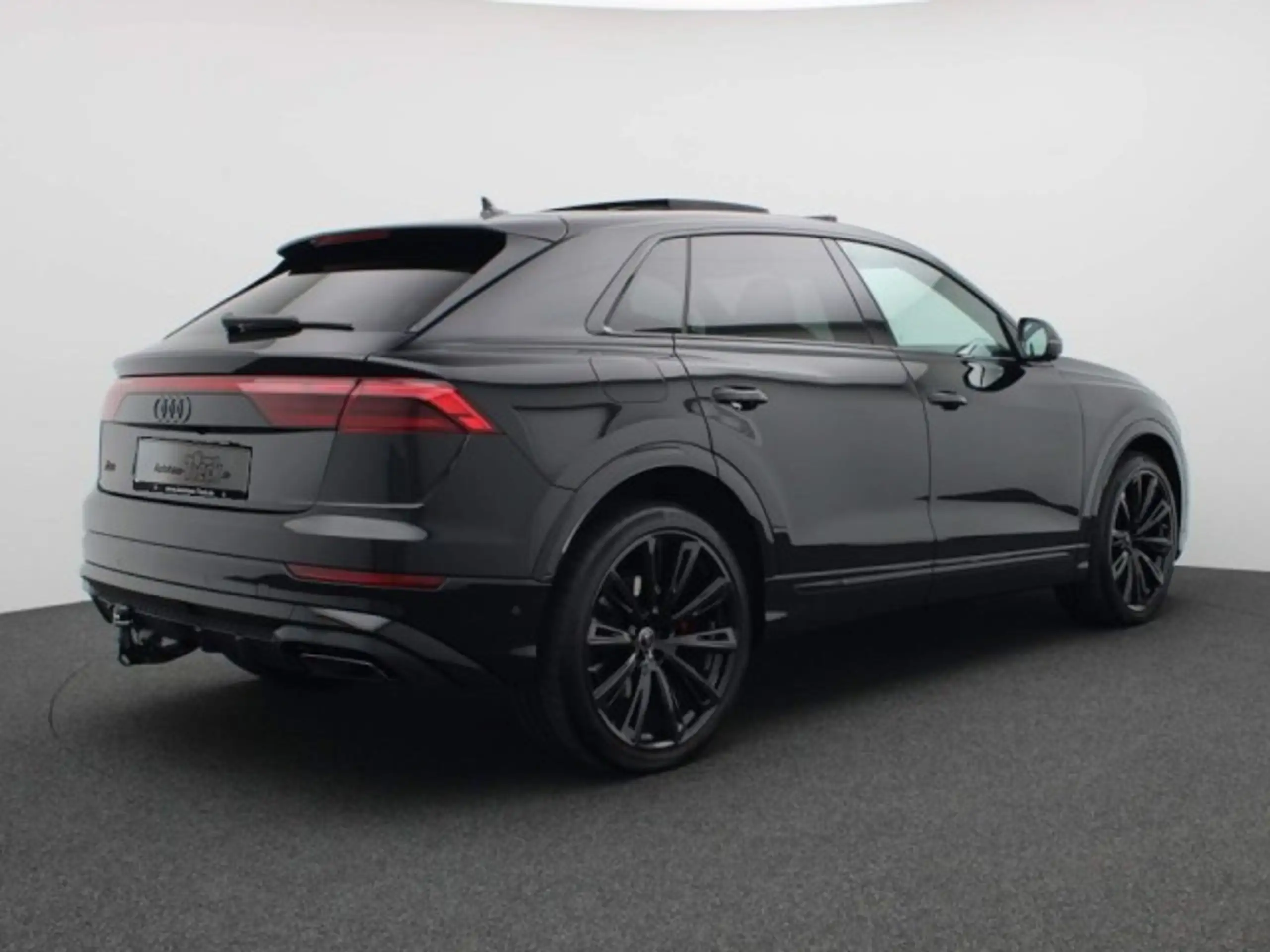 Audi - Q8