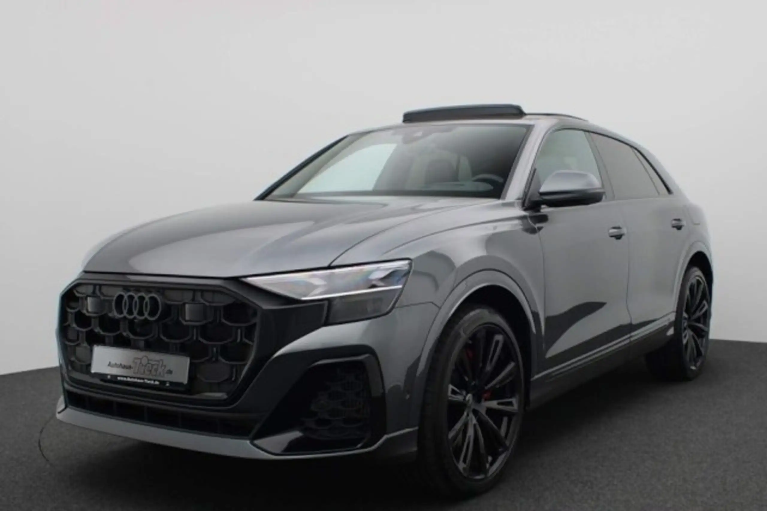 Audi - Q8