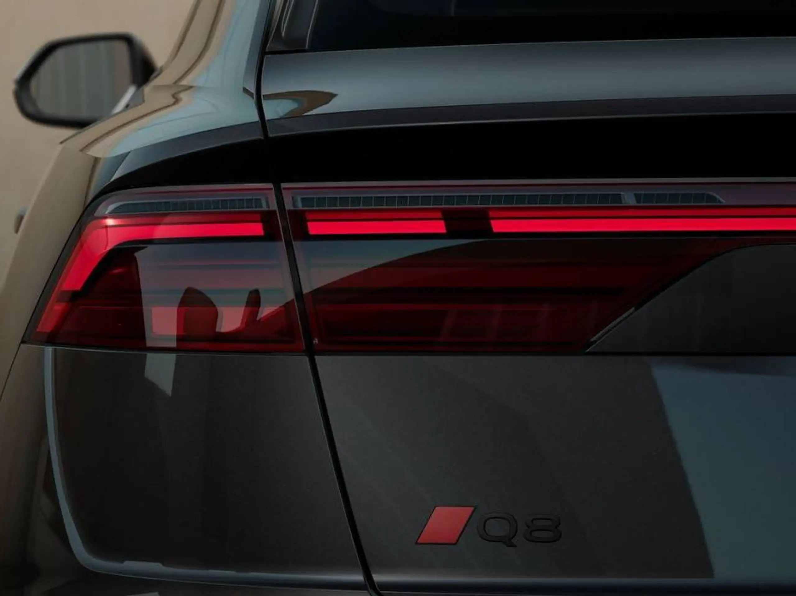 Audi - Q8