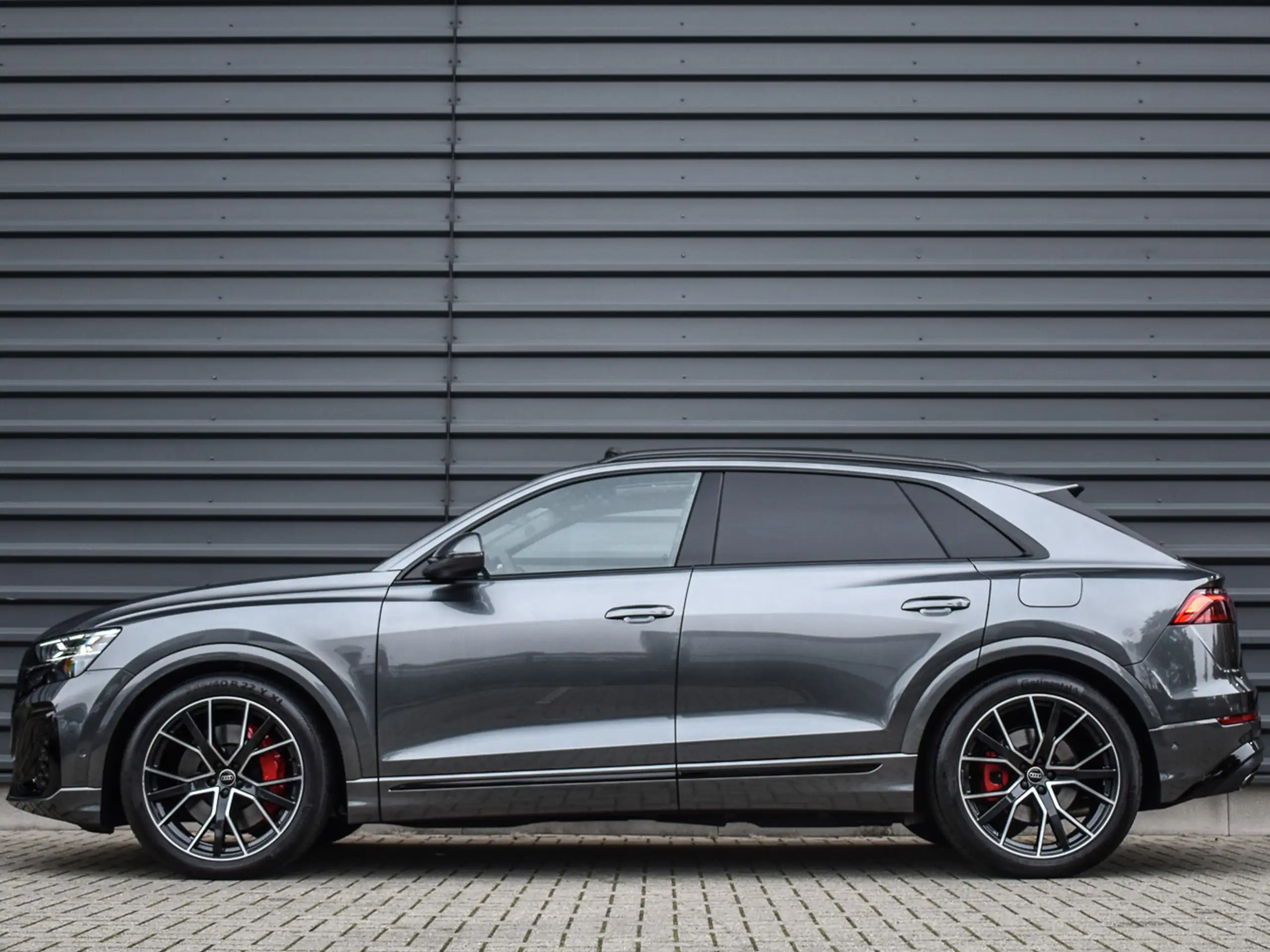 Audi - Q8