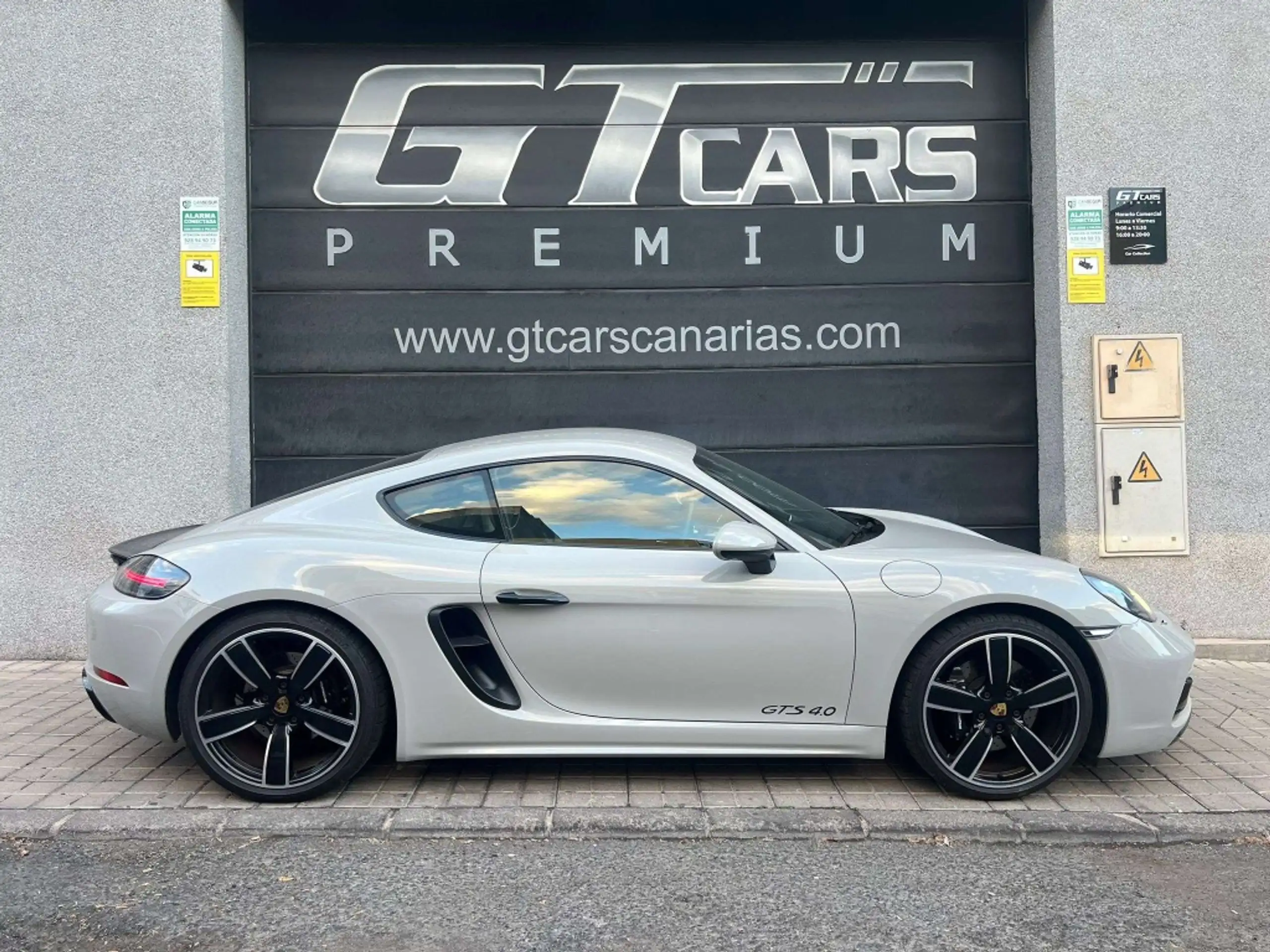 Porsche - Cayman