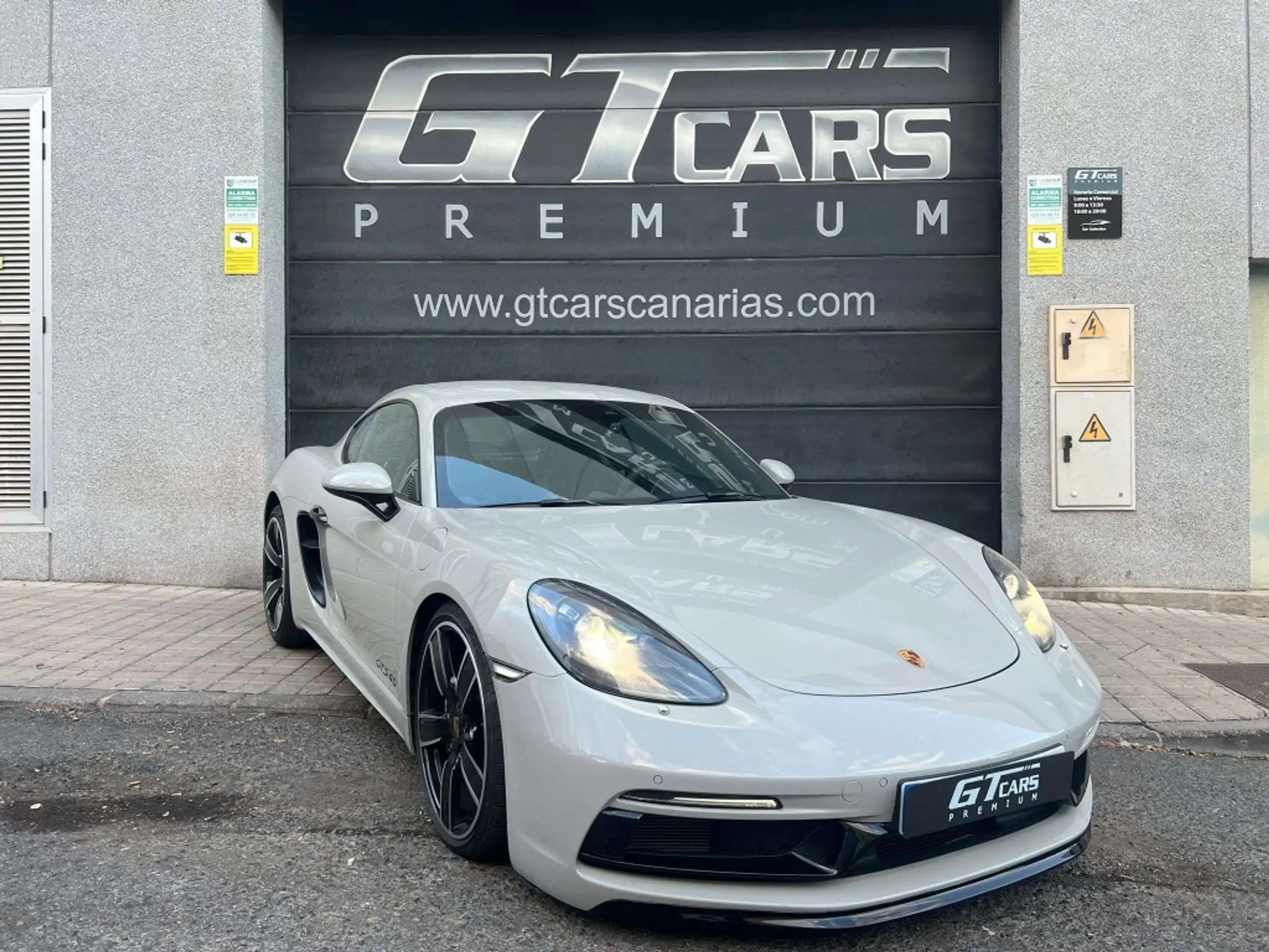 Porsche - Cayman