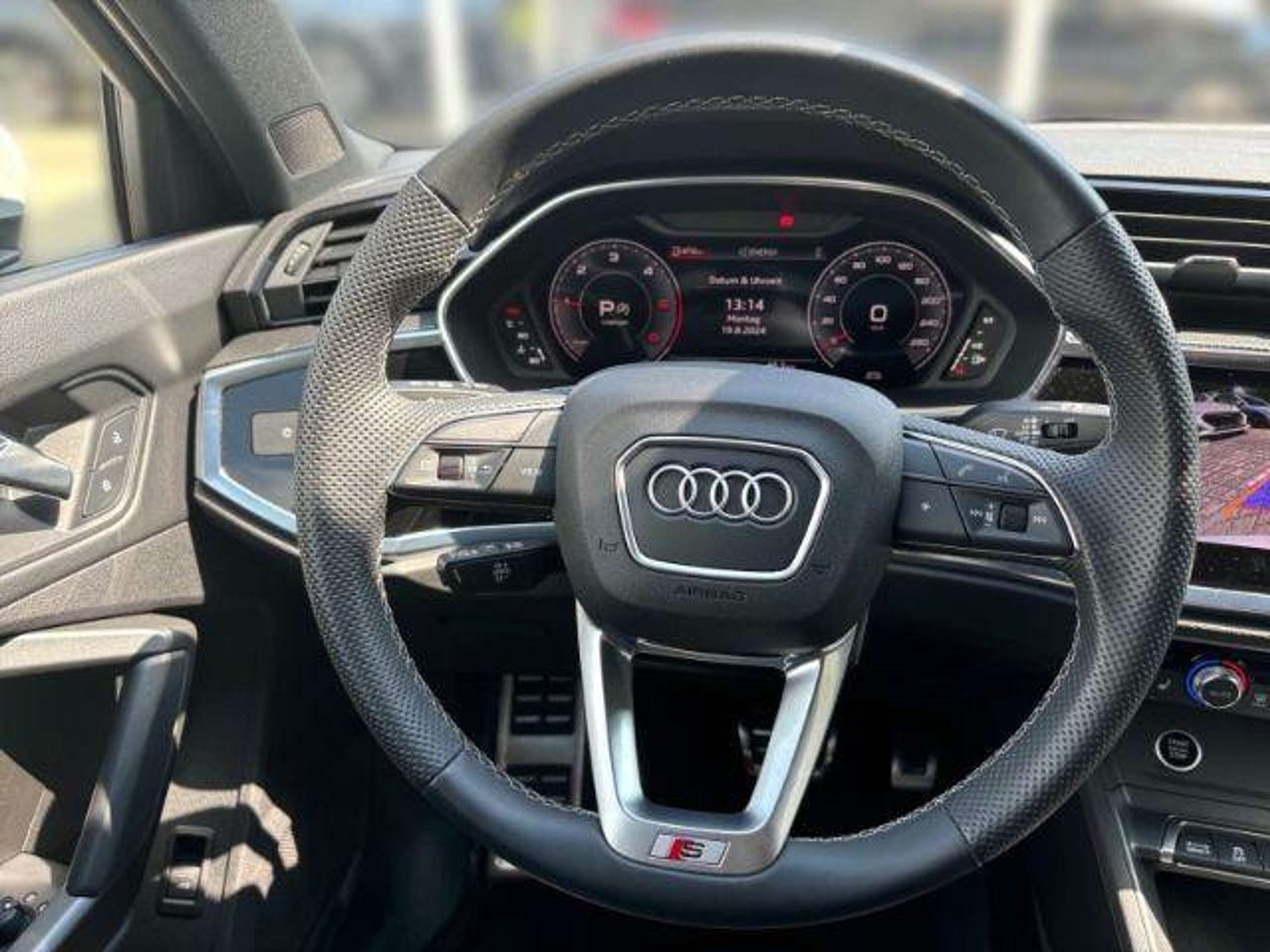 Audi - Q3