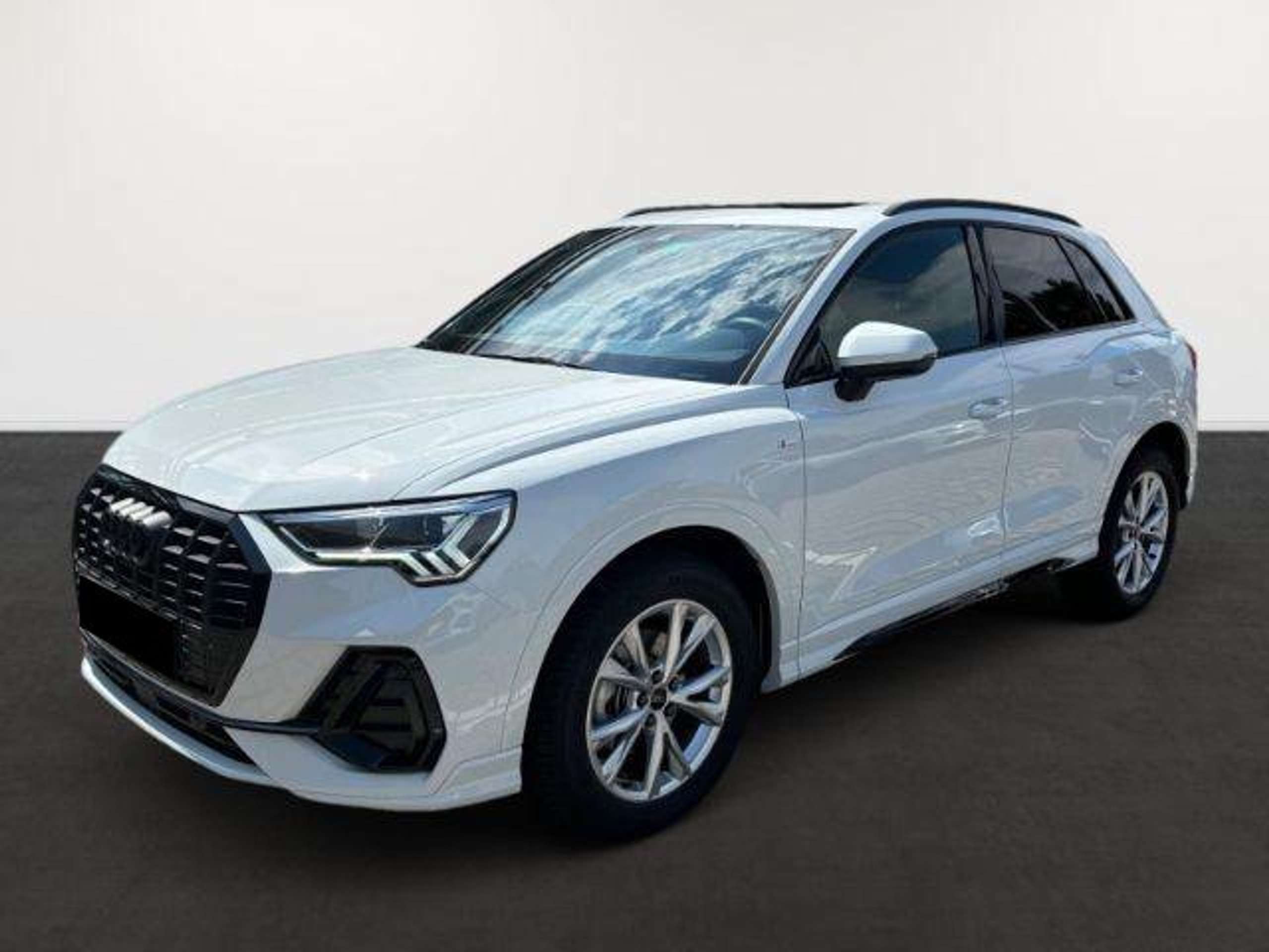 Audi - Q3