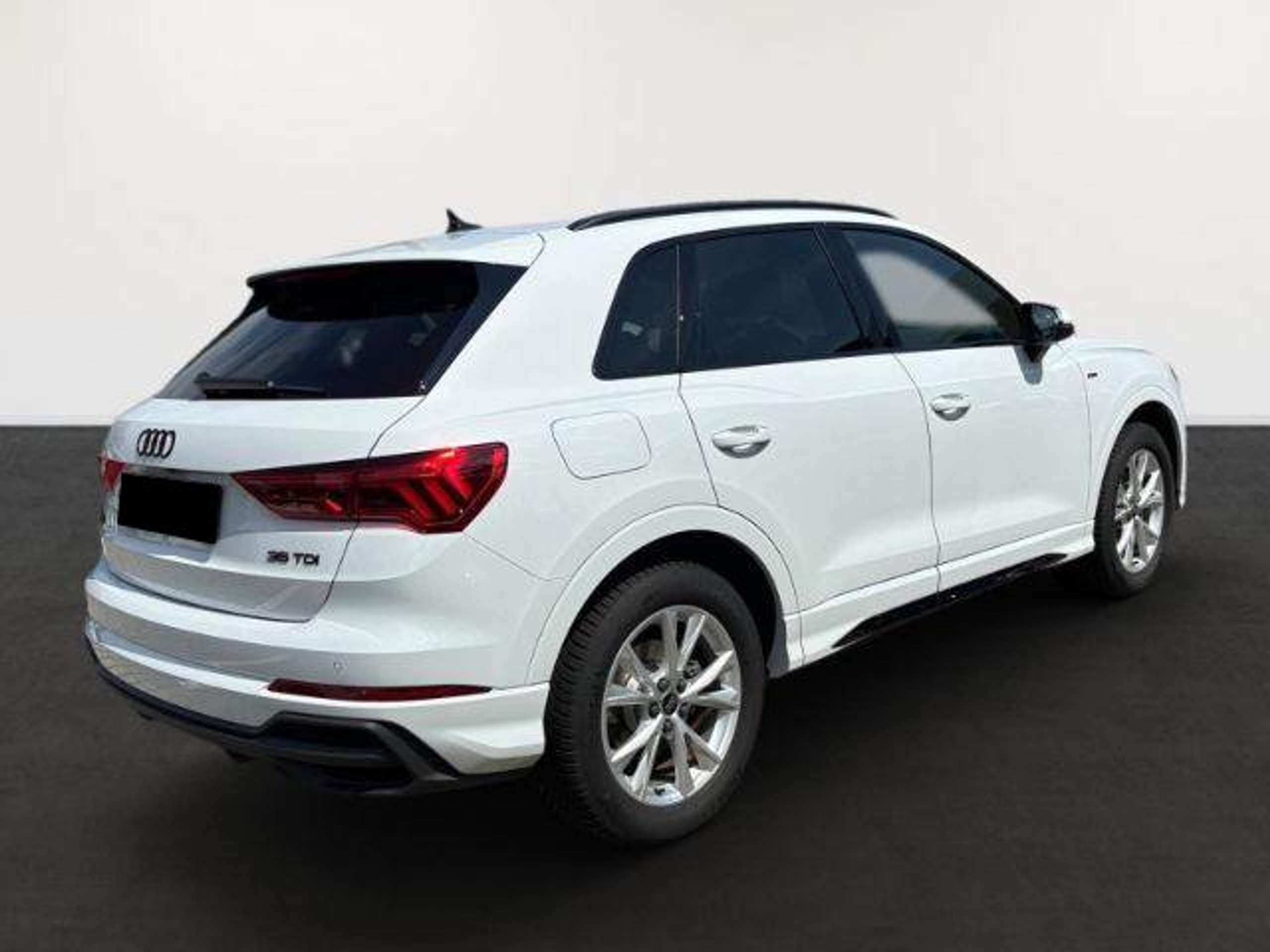 Audi - Q3