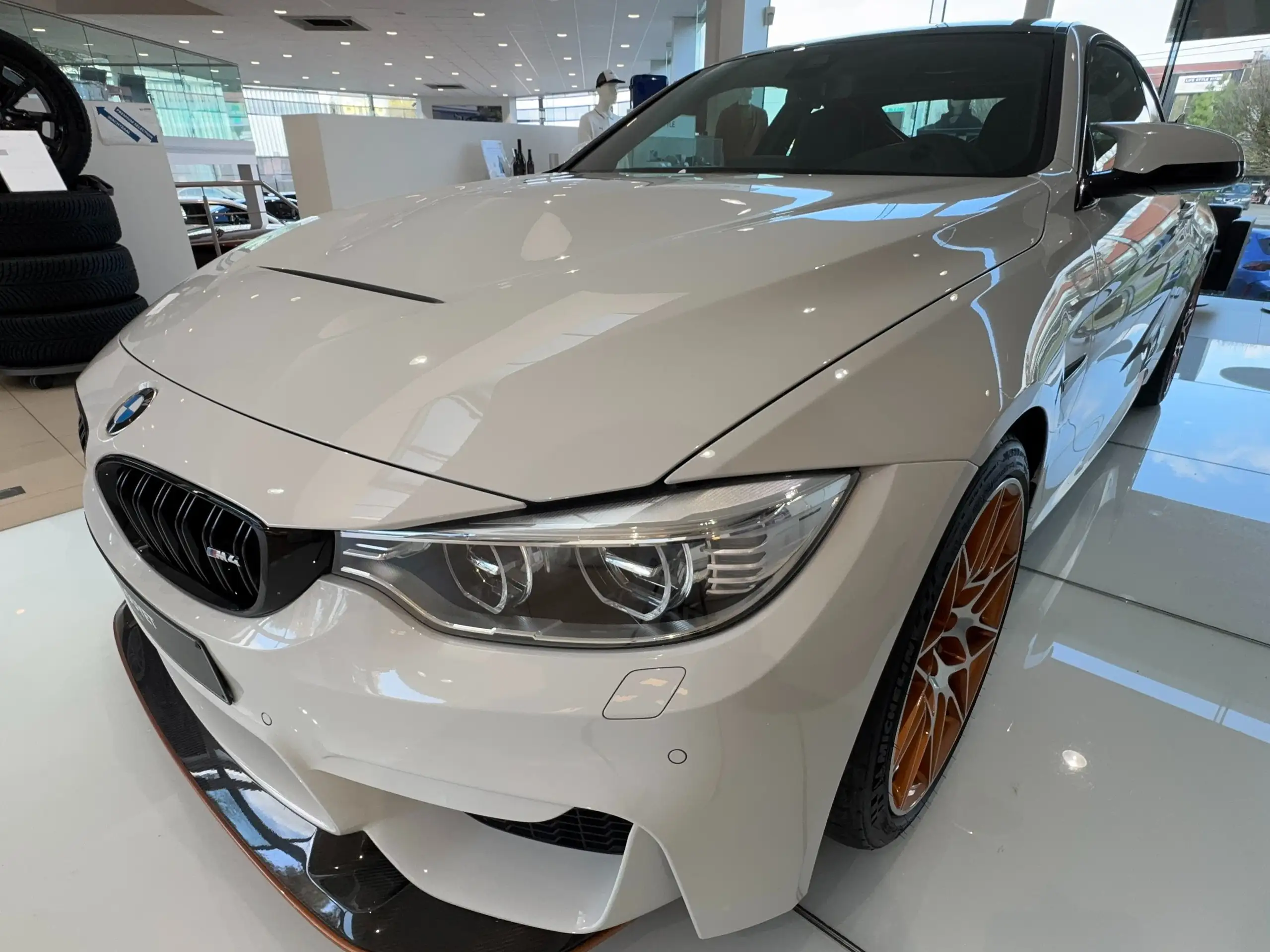 BMW - M4