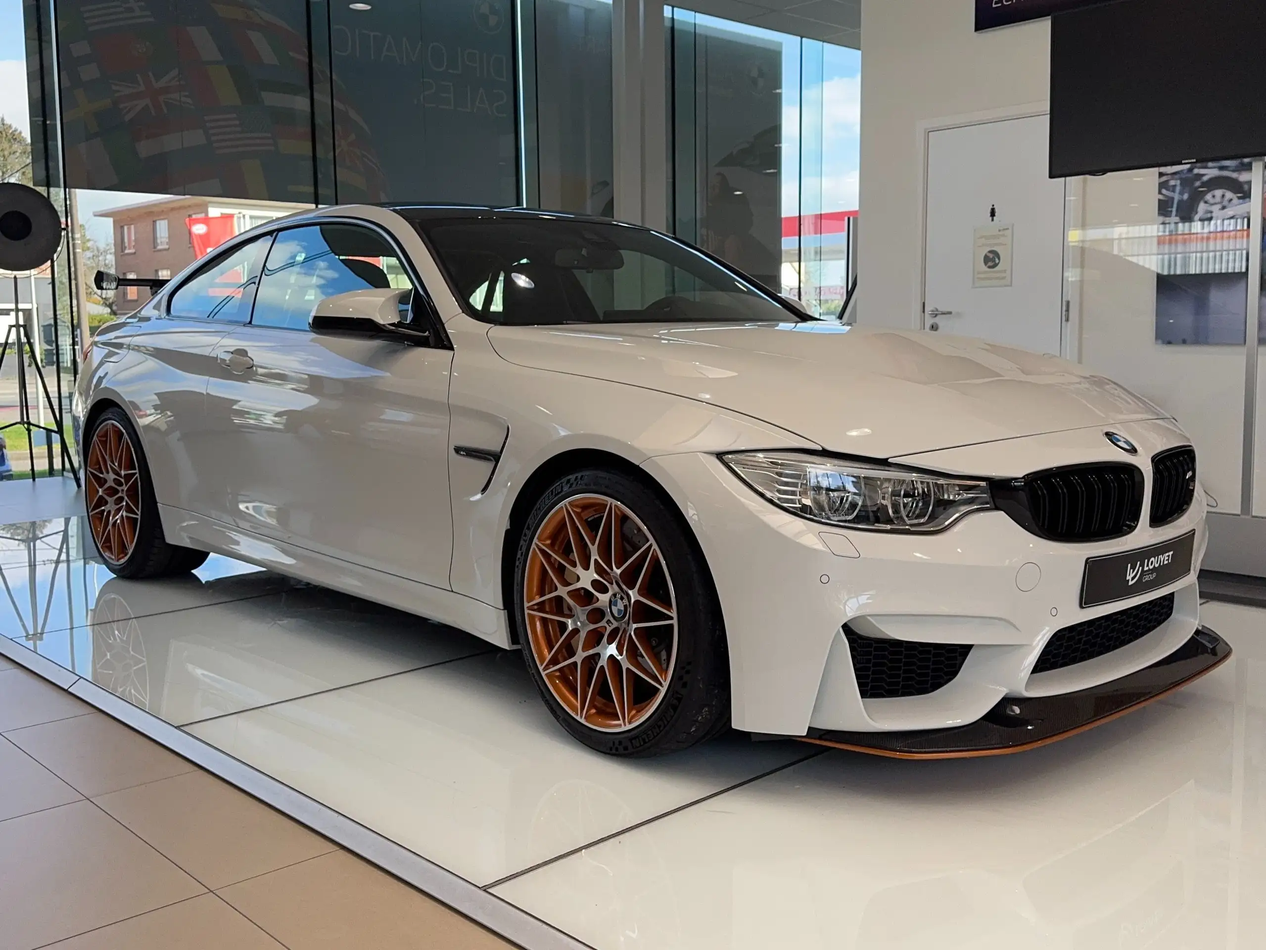 BMW - M4