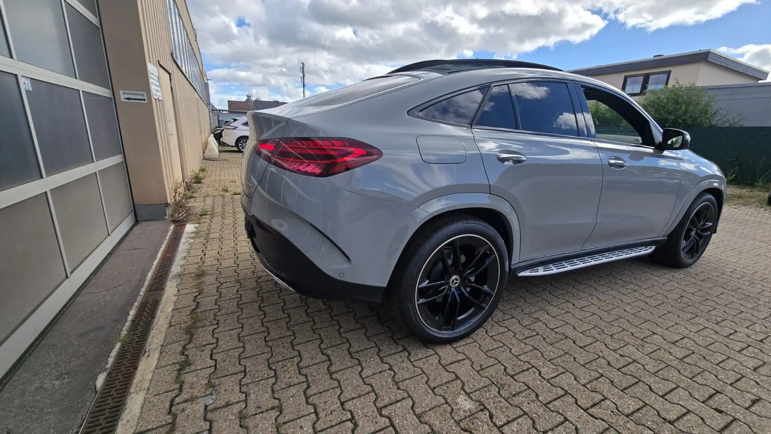 Mercedes-Benz - GLE 300