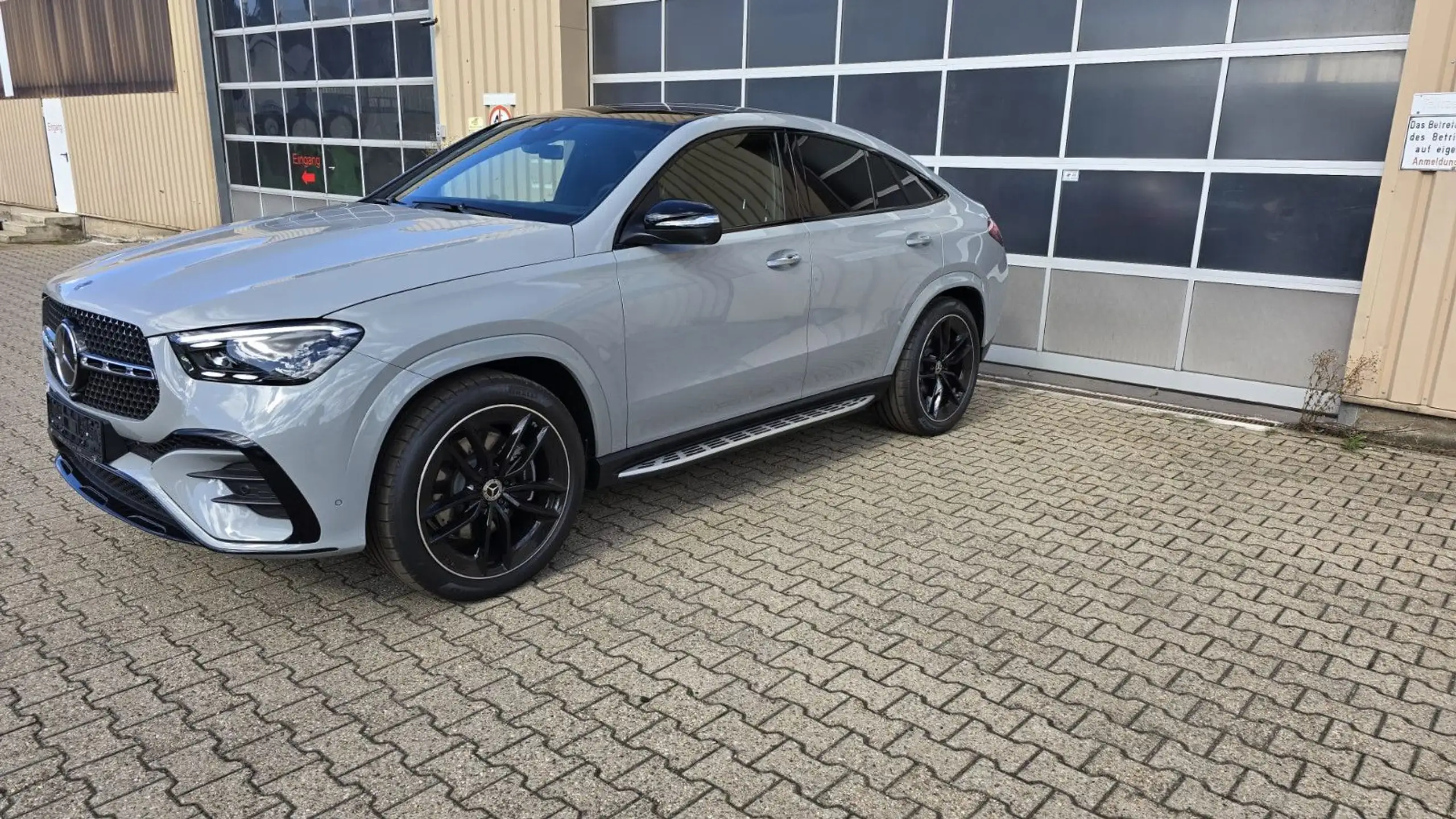 Mercedes-Benz - GLE 300