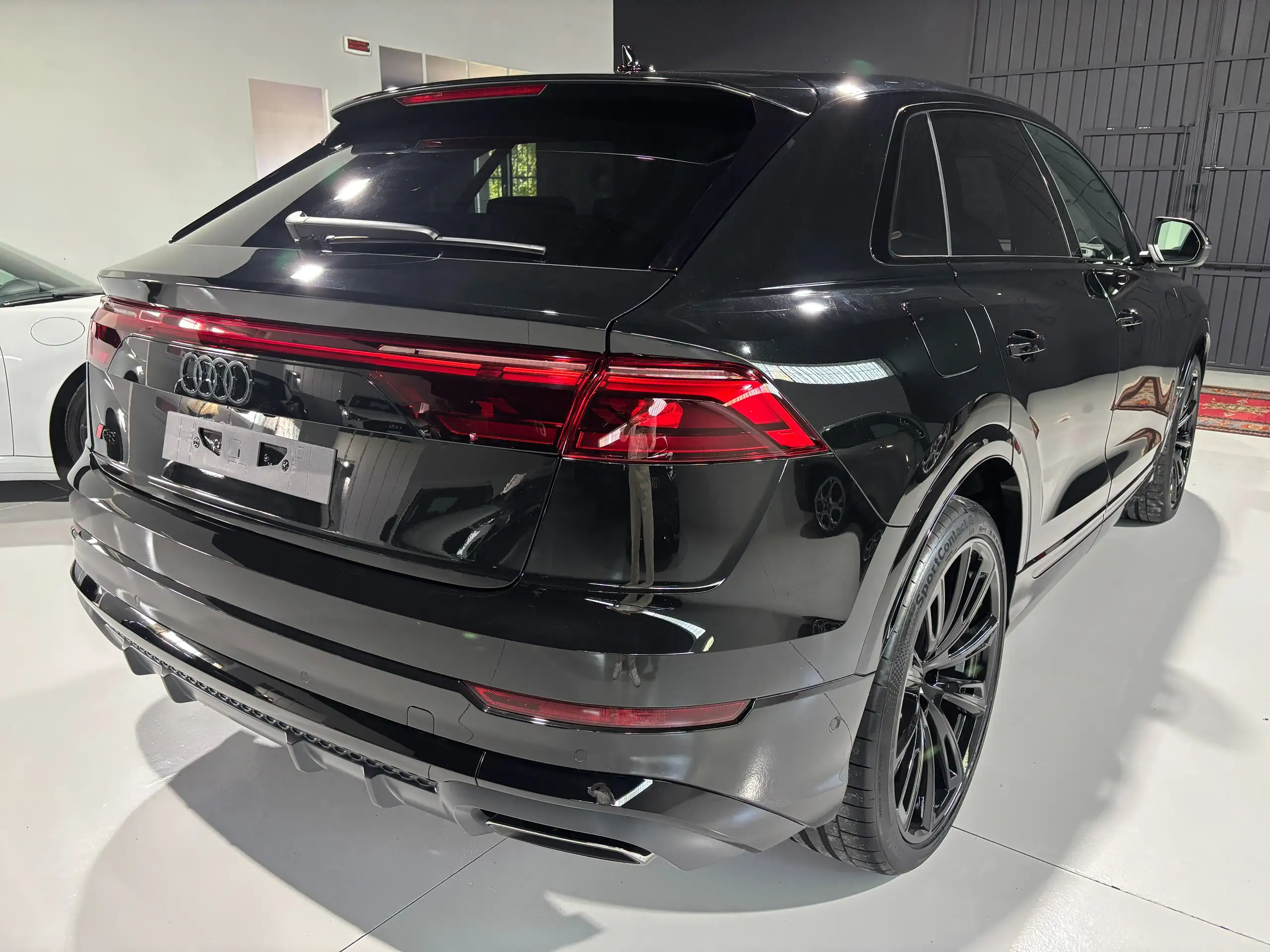 Audi - Q8