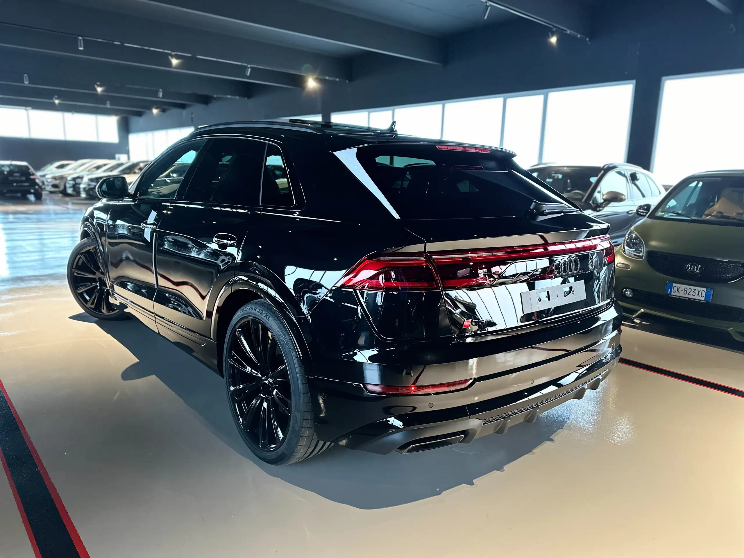 Audi - Q8