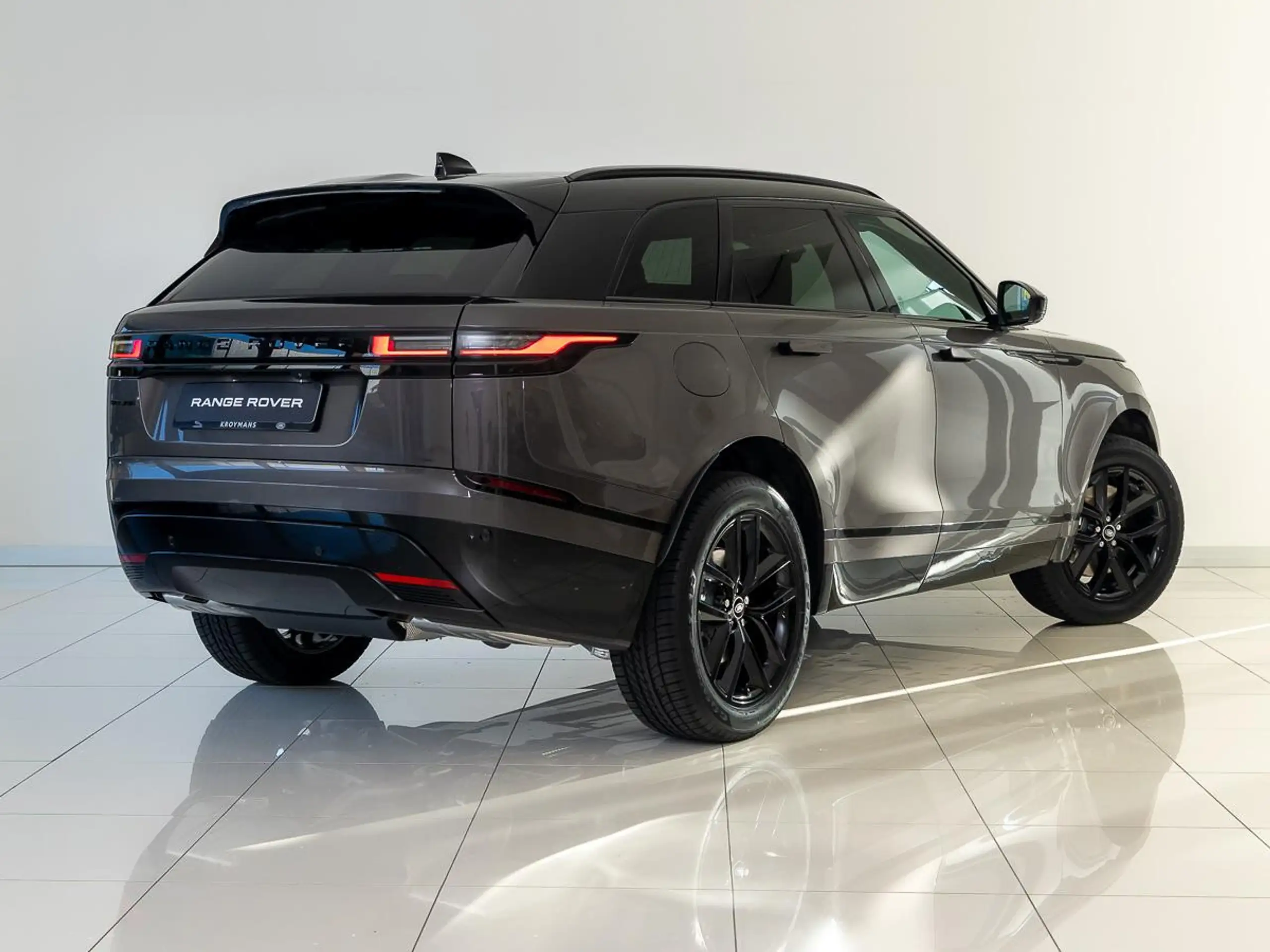 Land Rover - Range Rover Velar